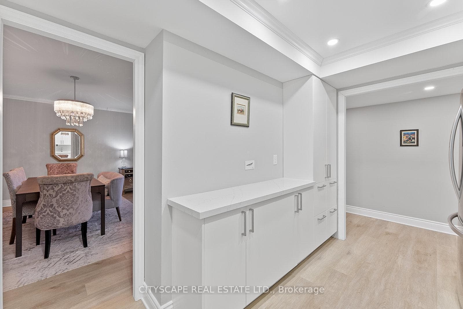2045 Lake Shore Boulevard Unit 202 photo 8