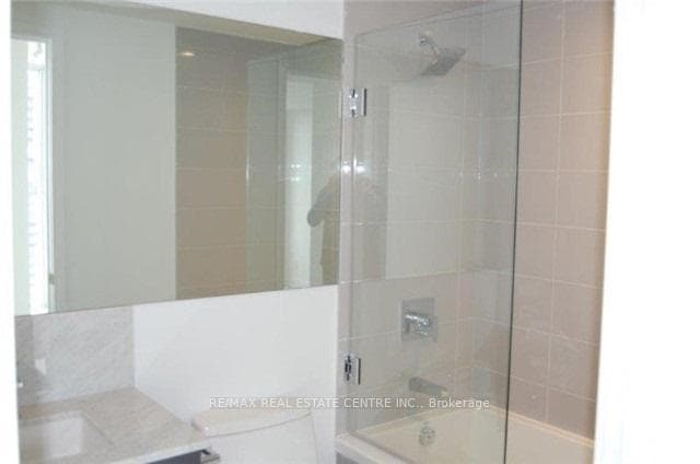 28 Wellesley Street Unit 3302 photo 6