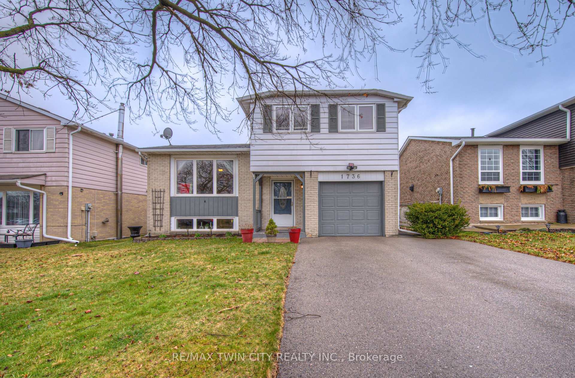 1736 Briarwood Drive photo 1
