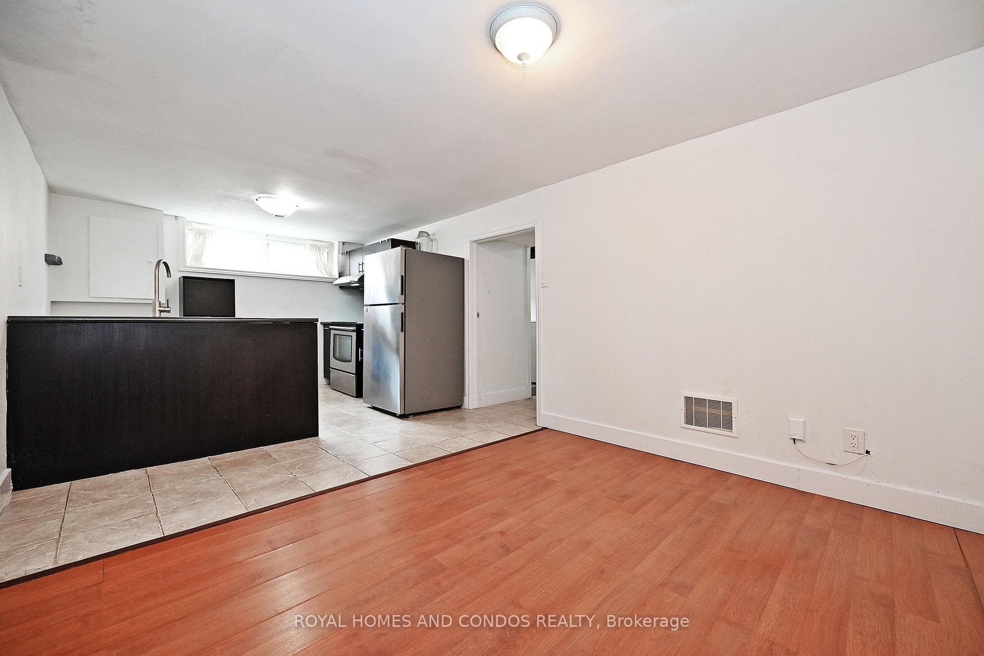 40 Pender Crescent Unit Lower photo 9