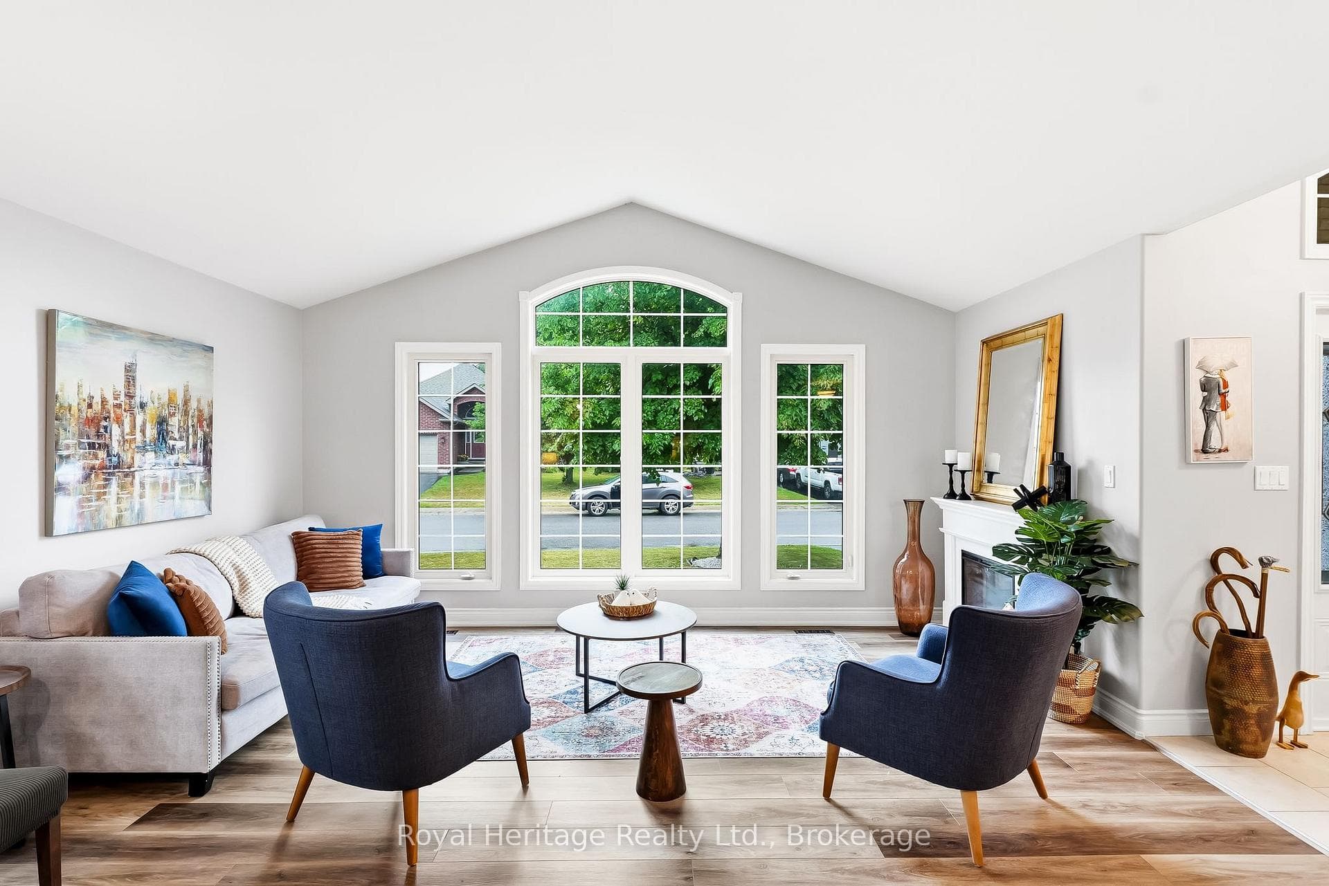24 Iroquois Avenue photo 6