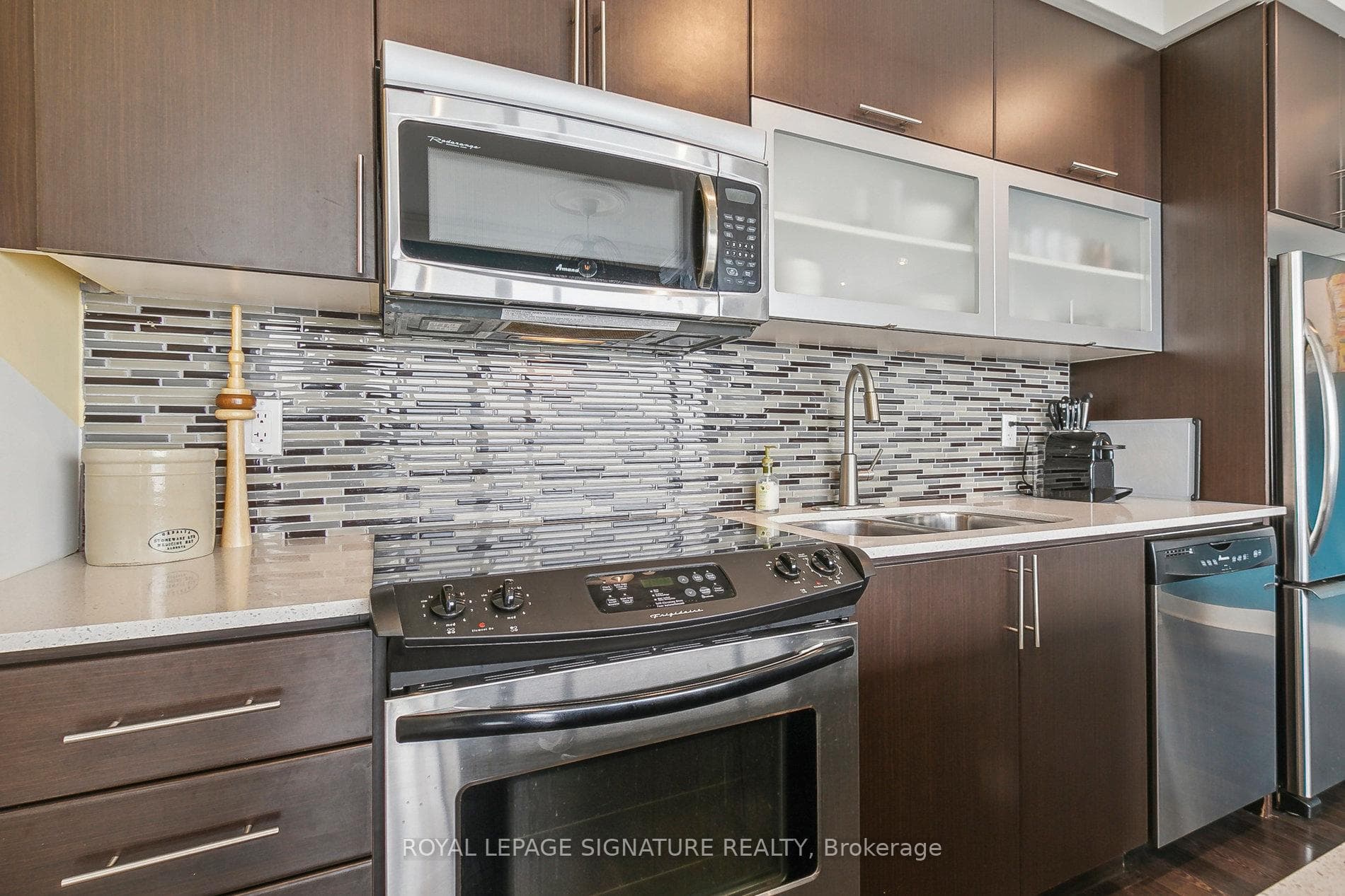 KITCHEN - CERAMIC BACKSPLASH