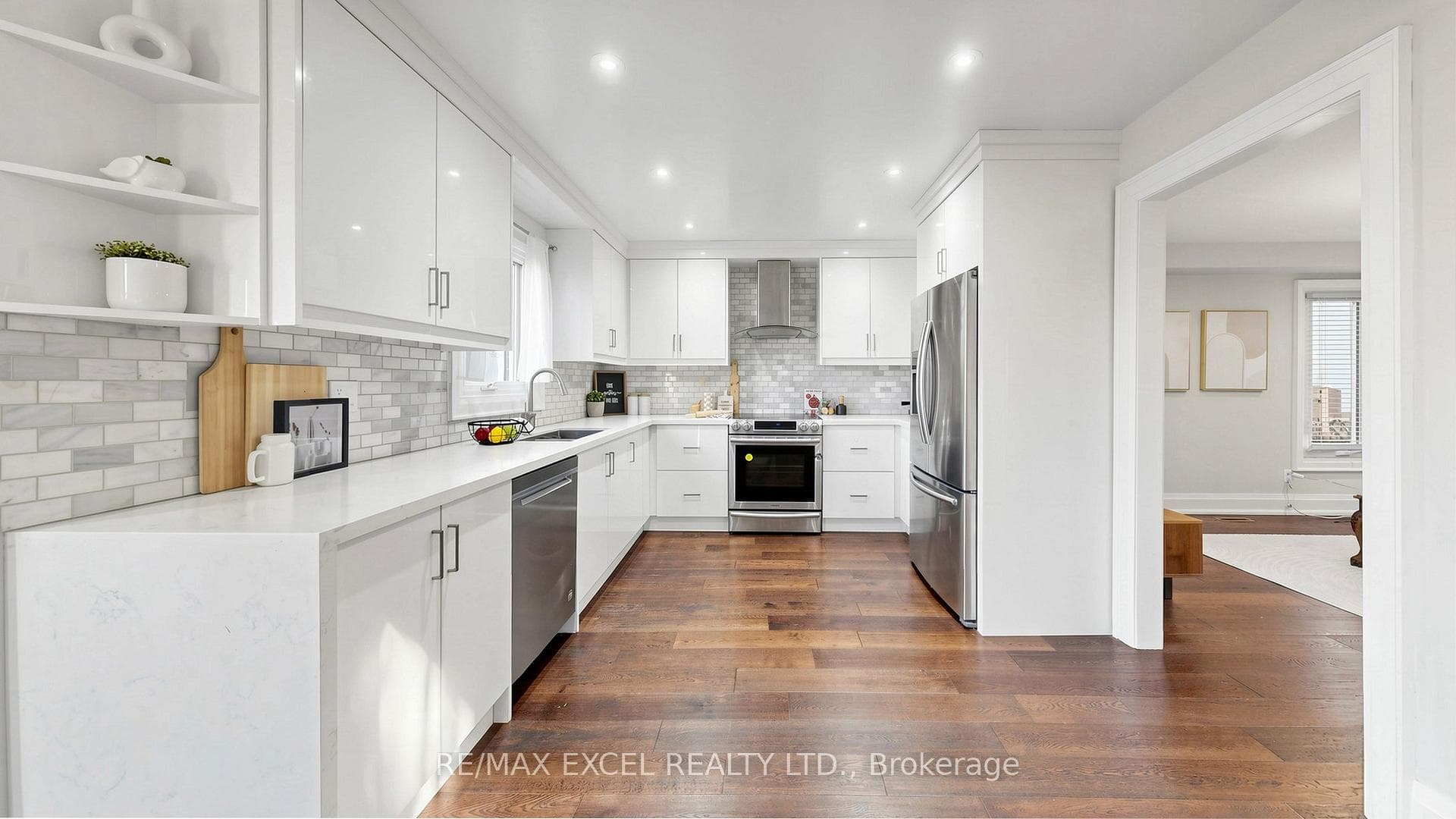 43 Piccadilly Road photo 12