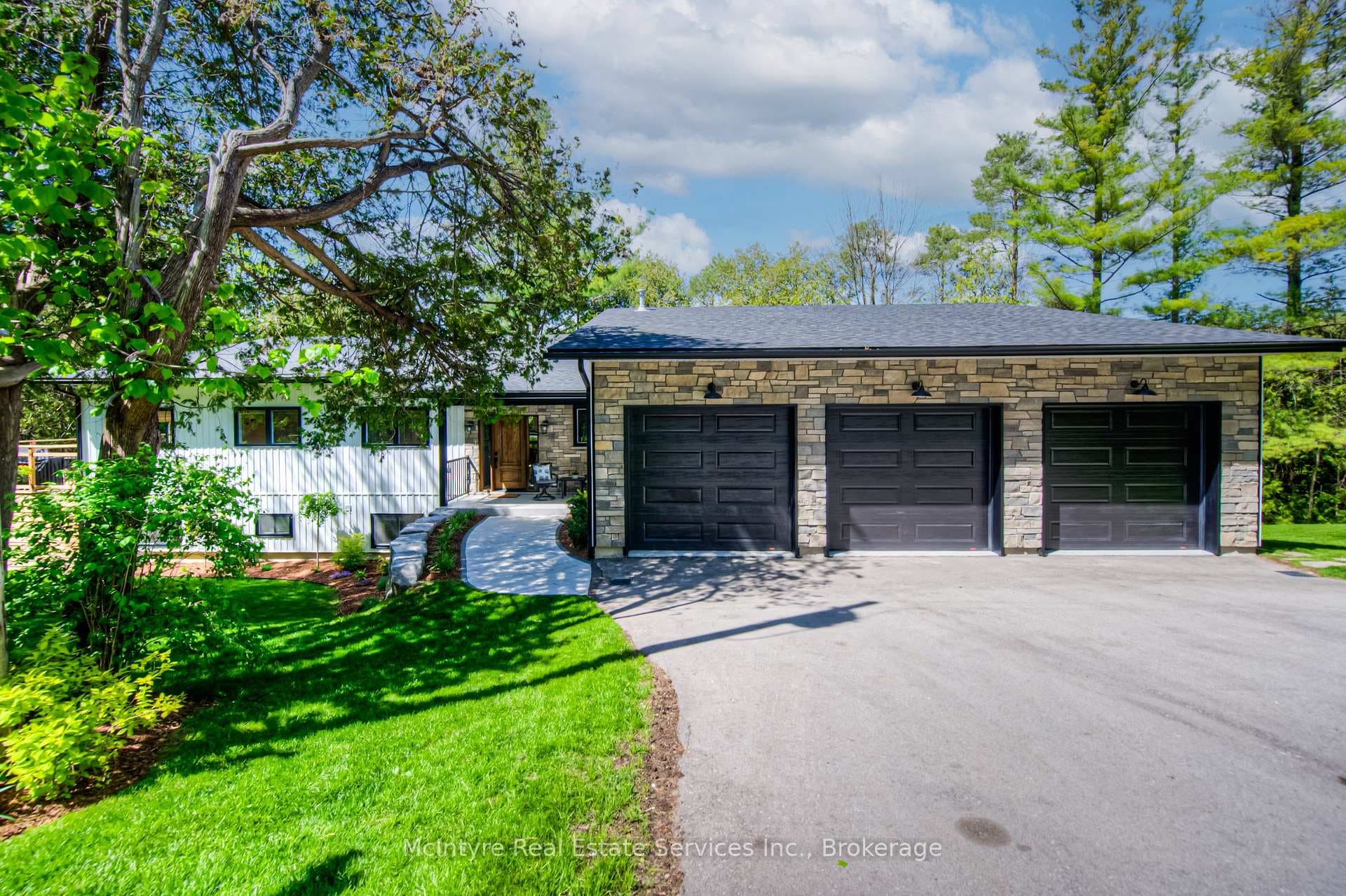 1071 Rivers Edge Drive photo 4