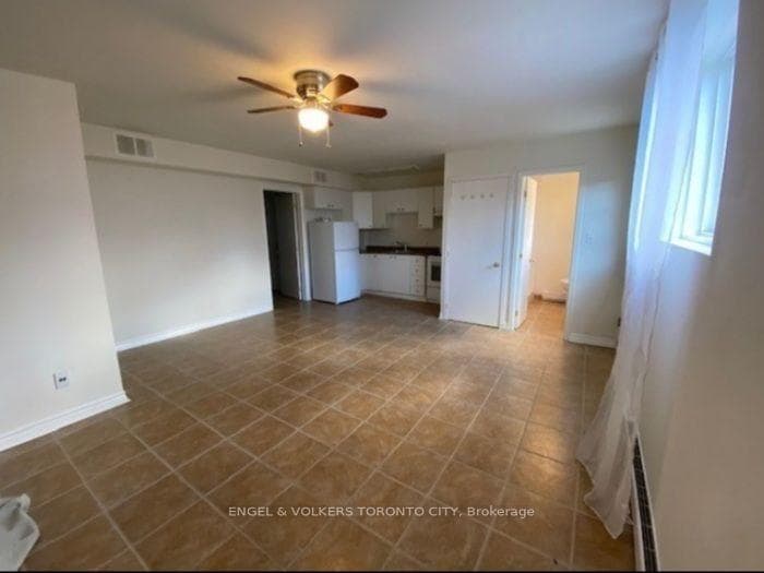 23 Queen Street Unit 1 photo 3