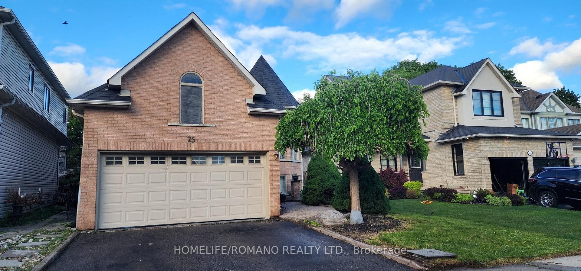 25 Bedell Crescent photo 2