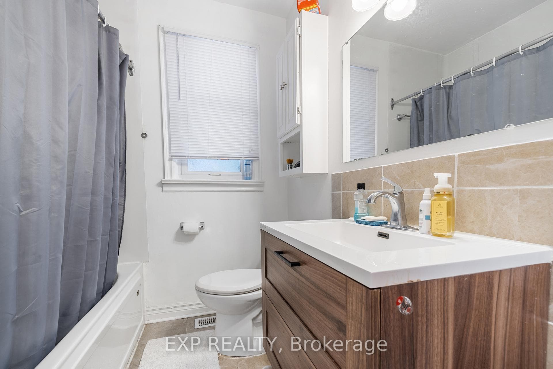 630 Drury Lane Unit Main photo 8