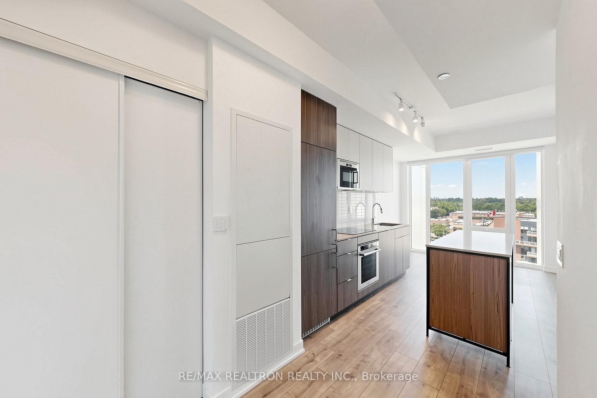 220 Missinnihe Way Unit 817 photo 38