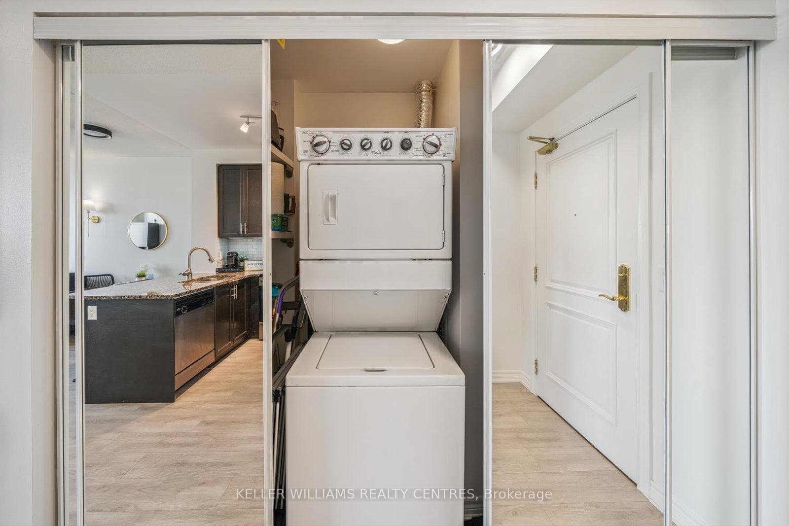 9245 Jane Street Unit 902 photo 13