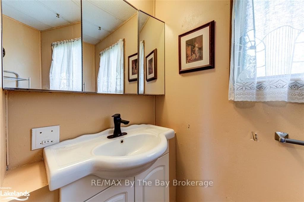 5 CARRUTHERS Street photo 35