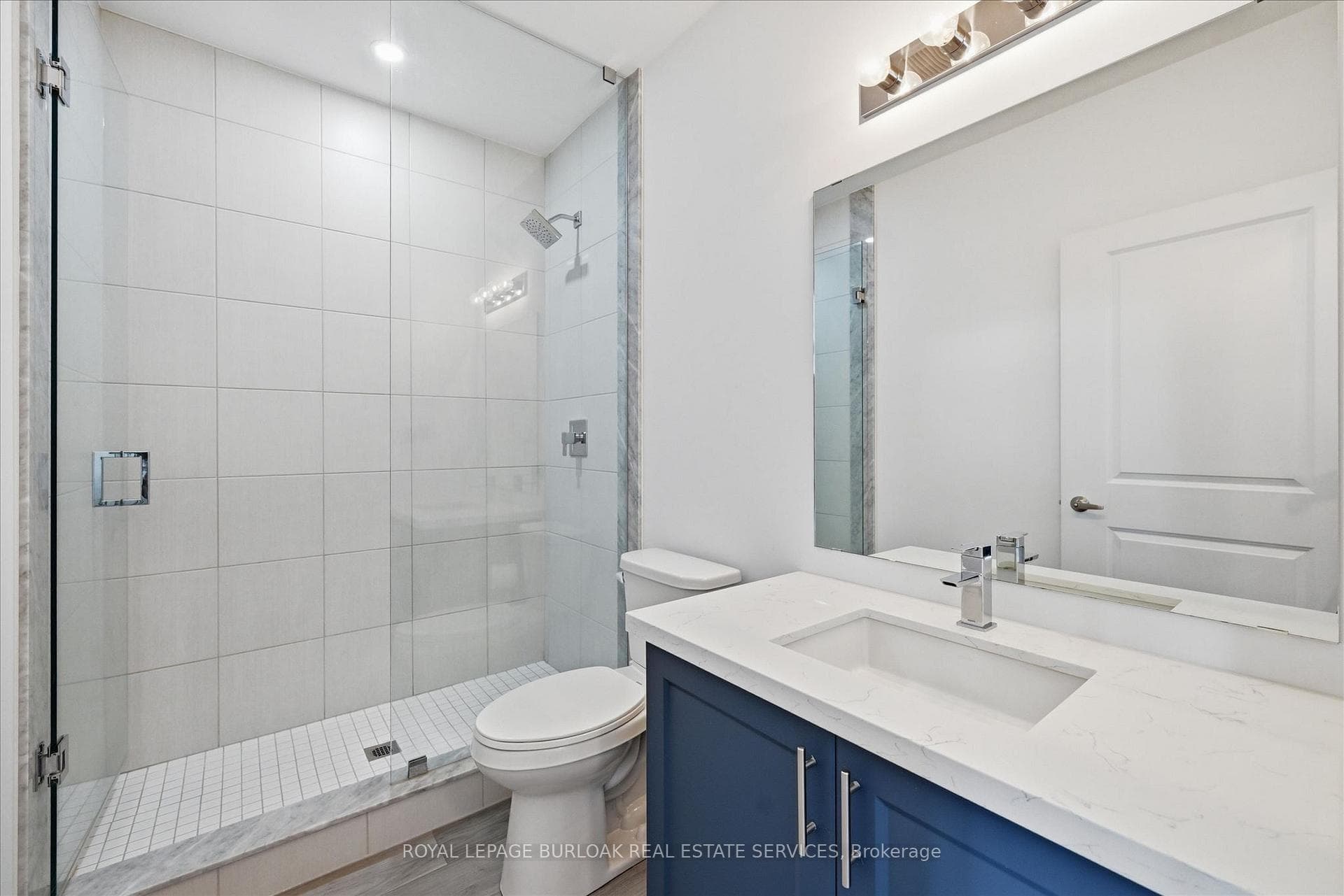 460 Dundas Street Unit 1212 photo 13