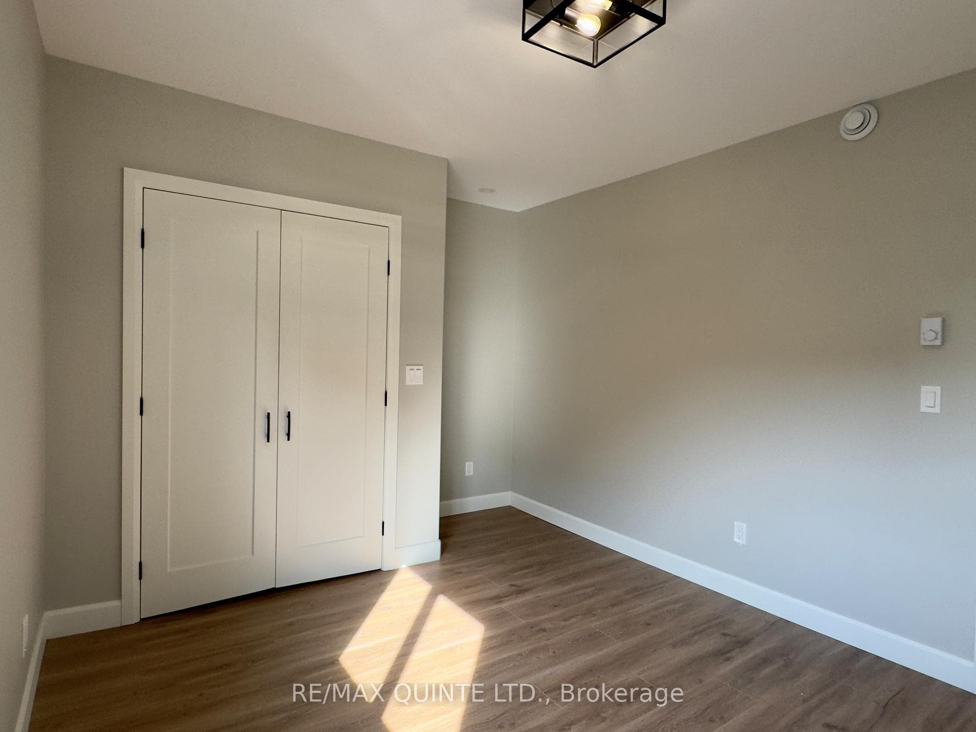 330 Victoria Street Unit 5 photo 8