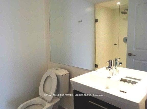 386 Yonge Street Unit 1707 photo 11