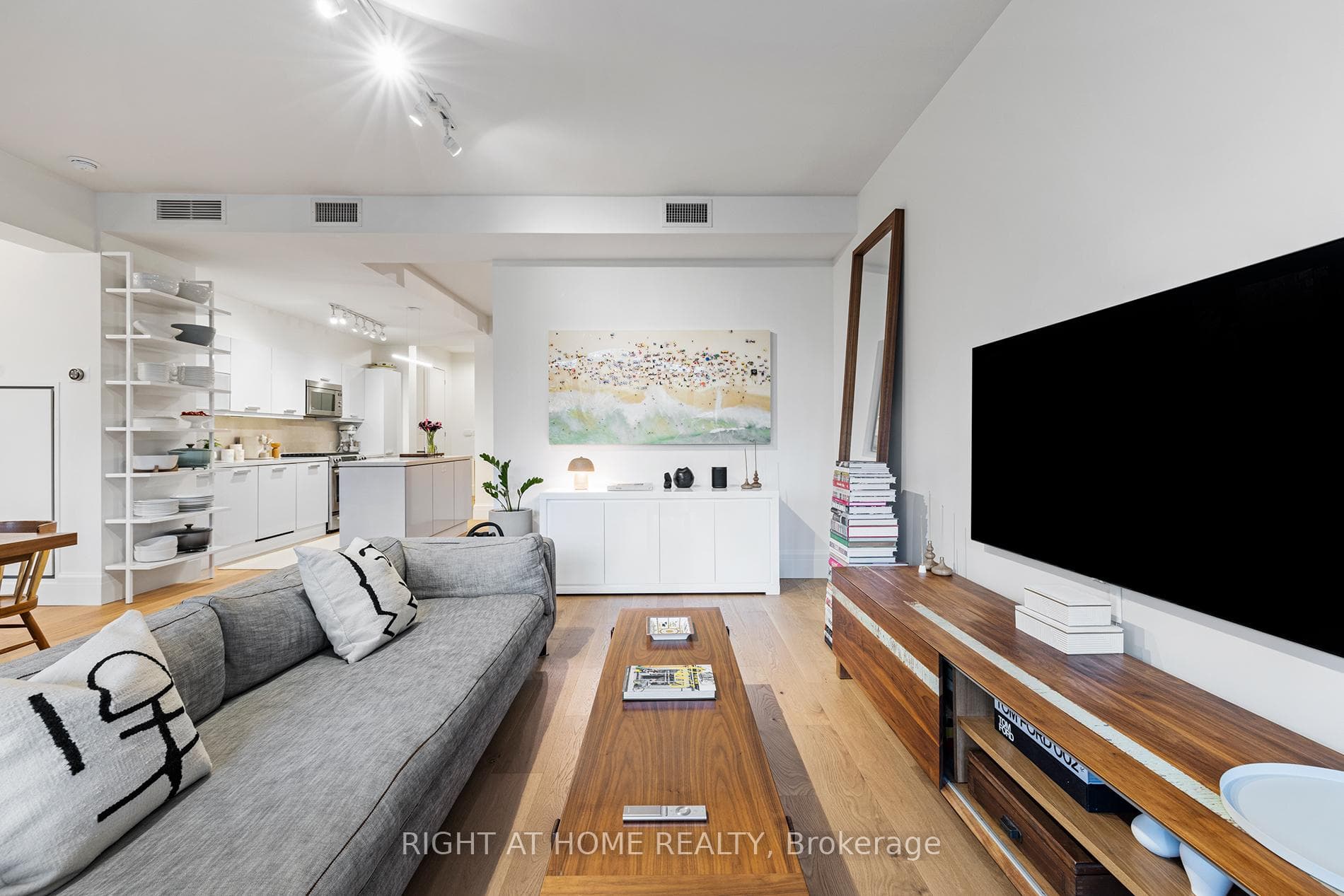 799 College Street Unit 201 photo 14