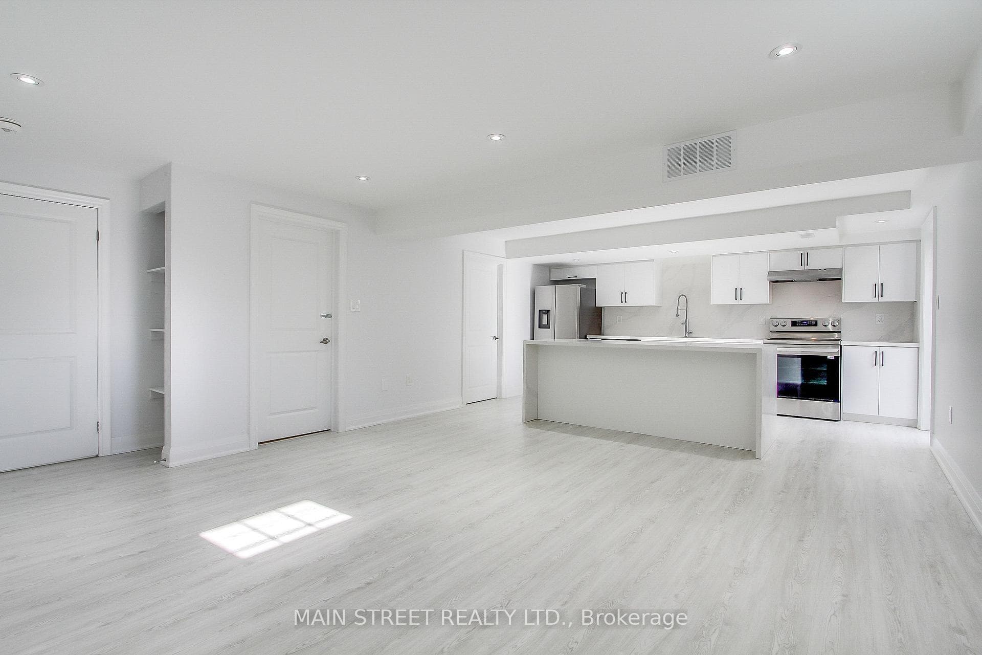 93 Haskins Crescent photo 6