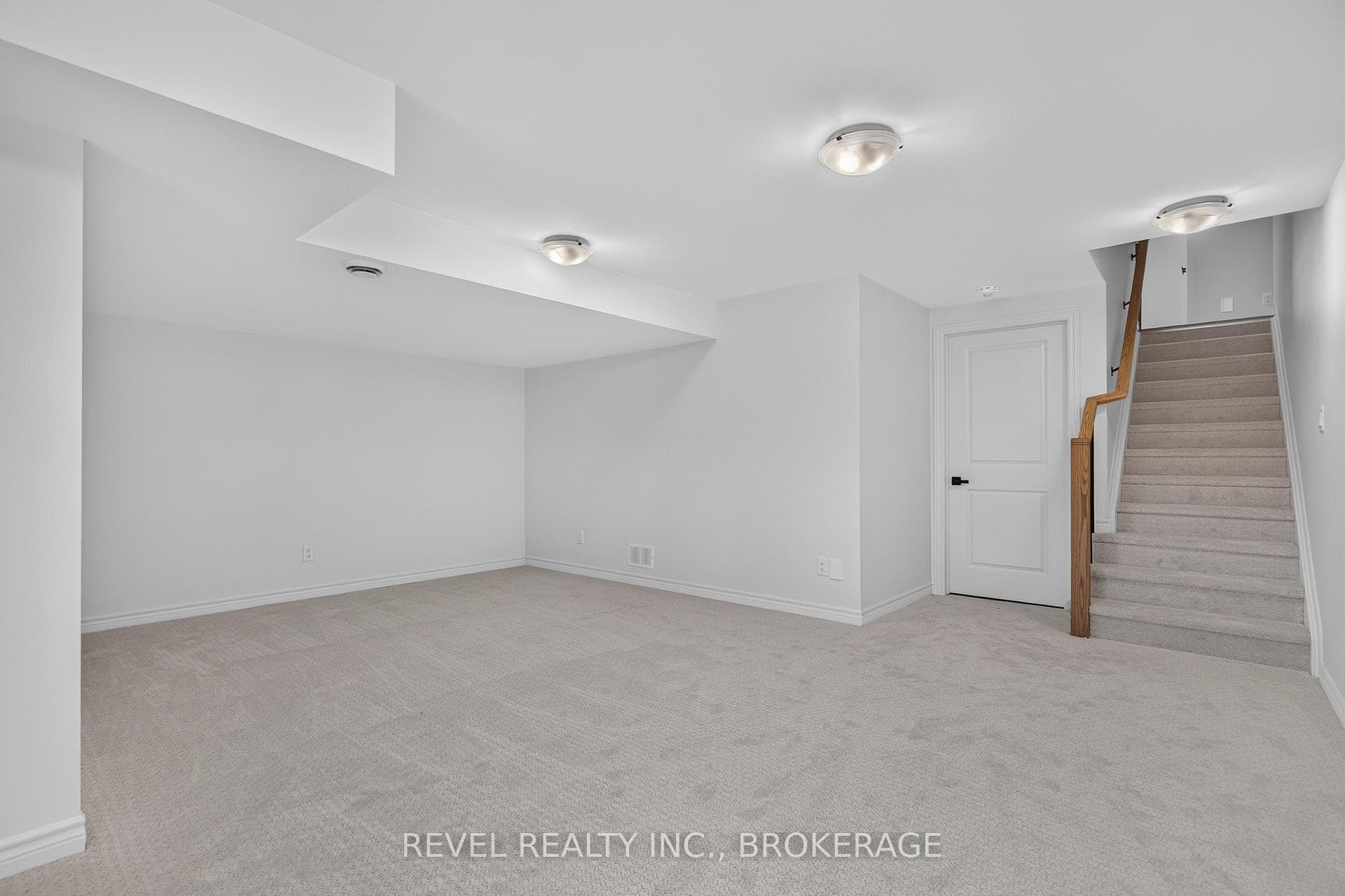 444 Buckthorn Drive photo 38