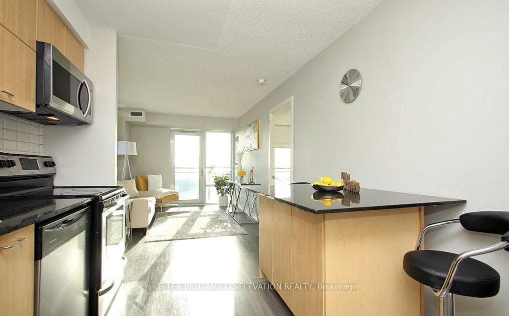 38 Joe Shuster Way Unit 1906 photo 3