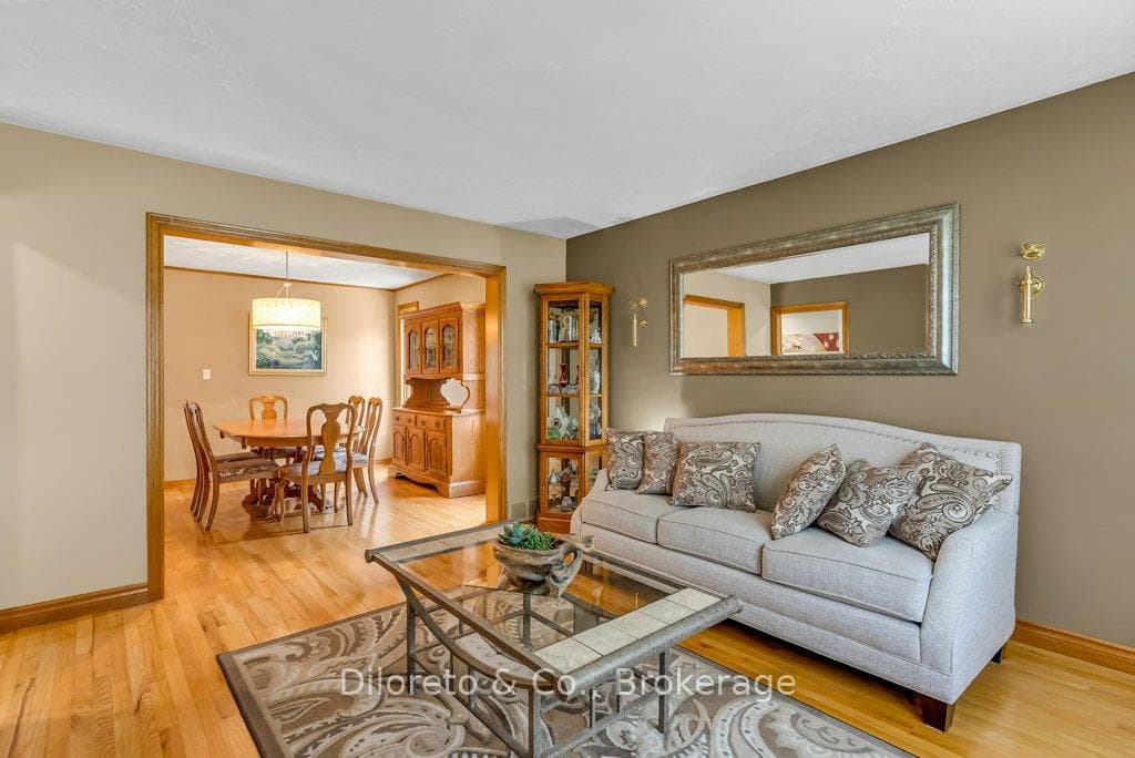 28 Foxwood Crescent photo 7