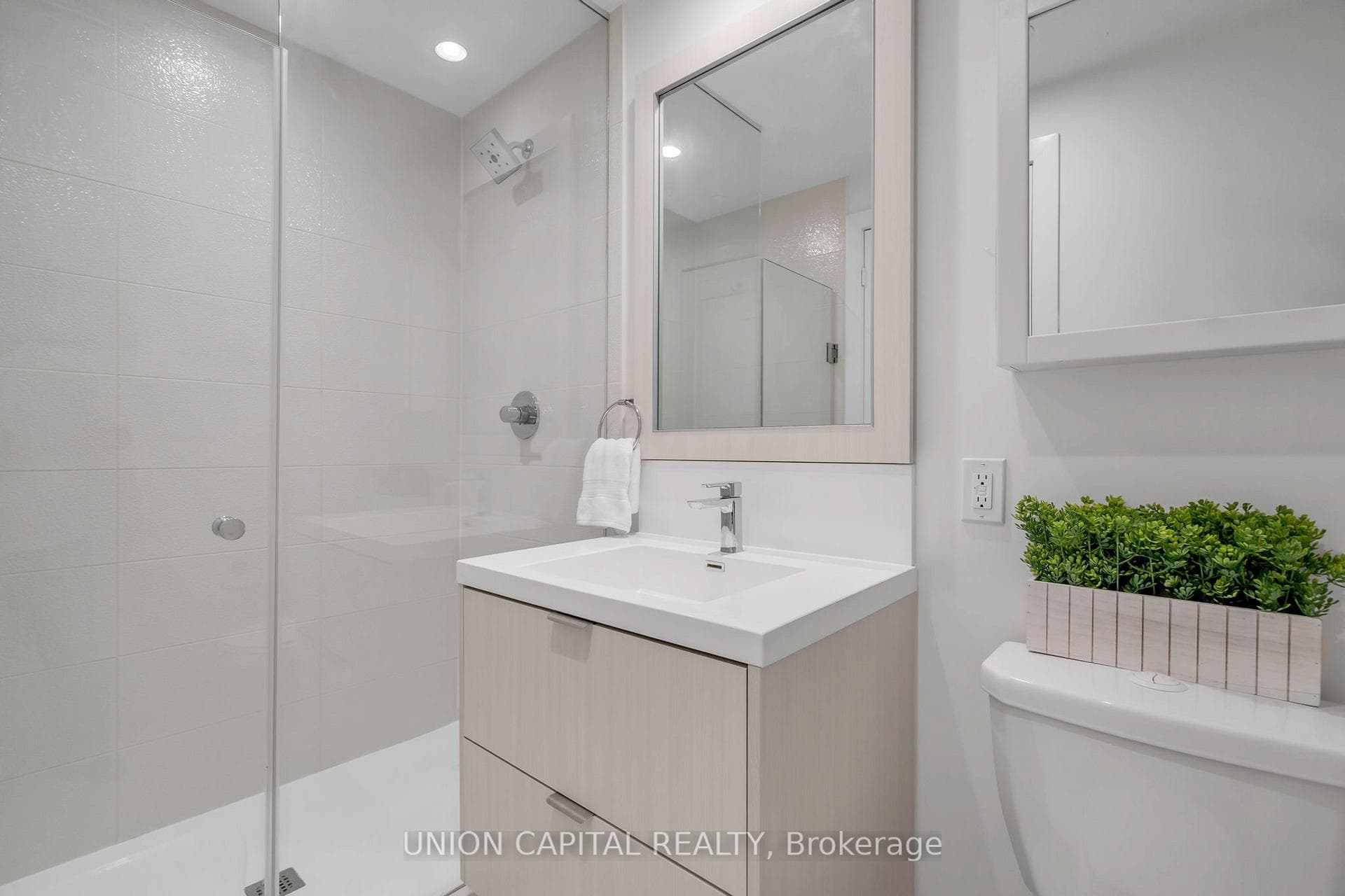 80 Vanauley Street Unit 208 photo 18