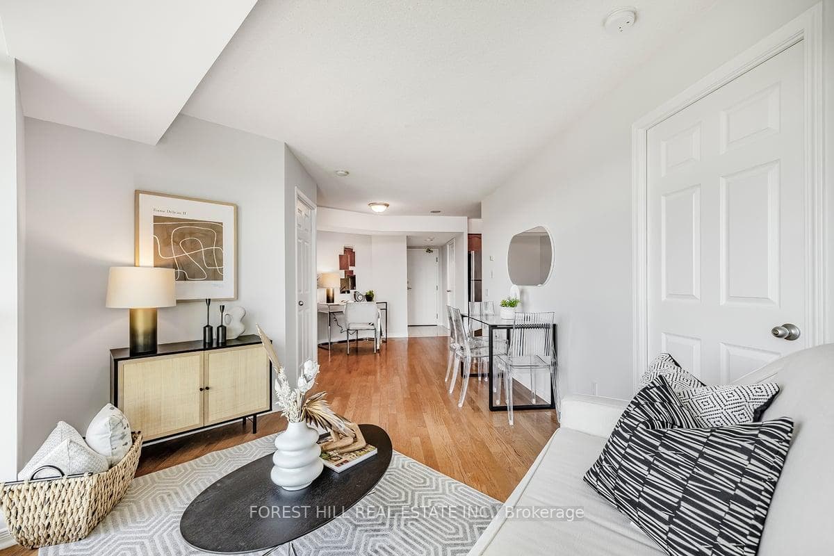 30 Harrison Garden Boulevard Unit 703 photo 2