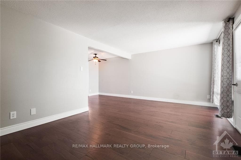 907 ELMSMERE Road Unit A photo 9