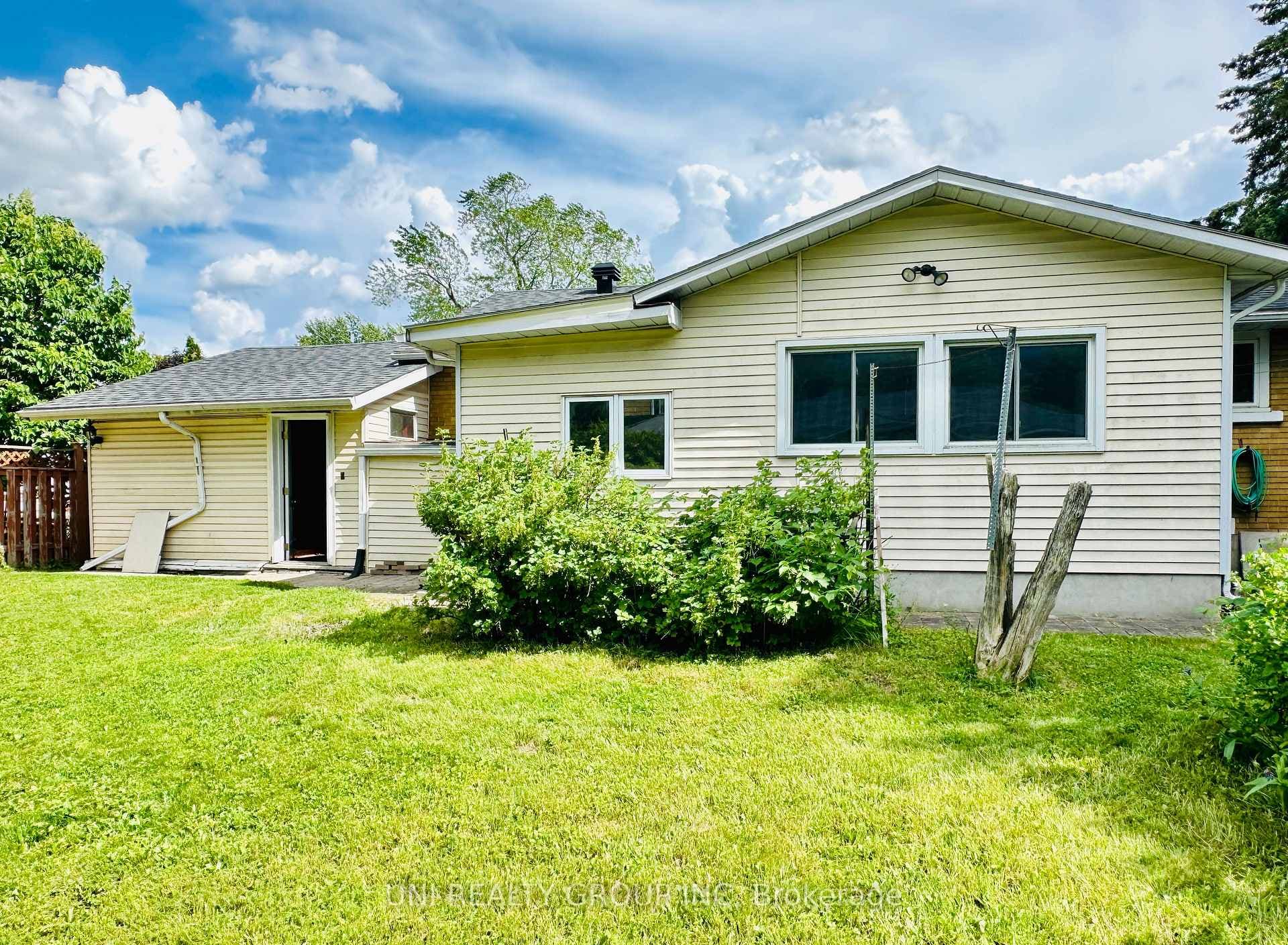 77 Meadowlands Drive photo 49