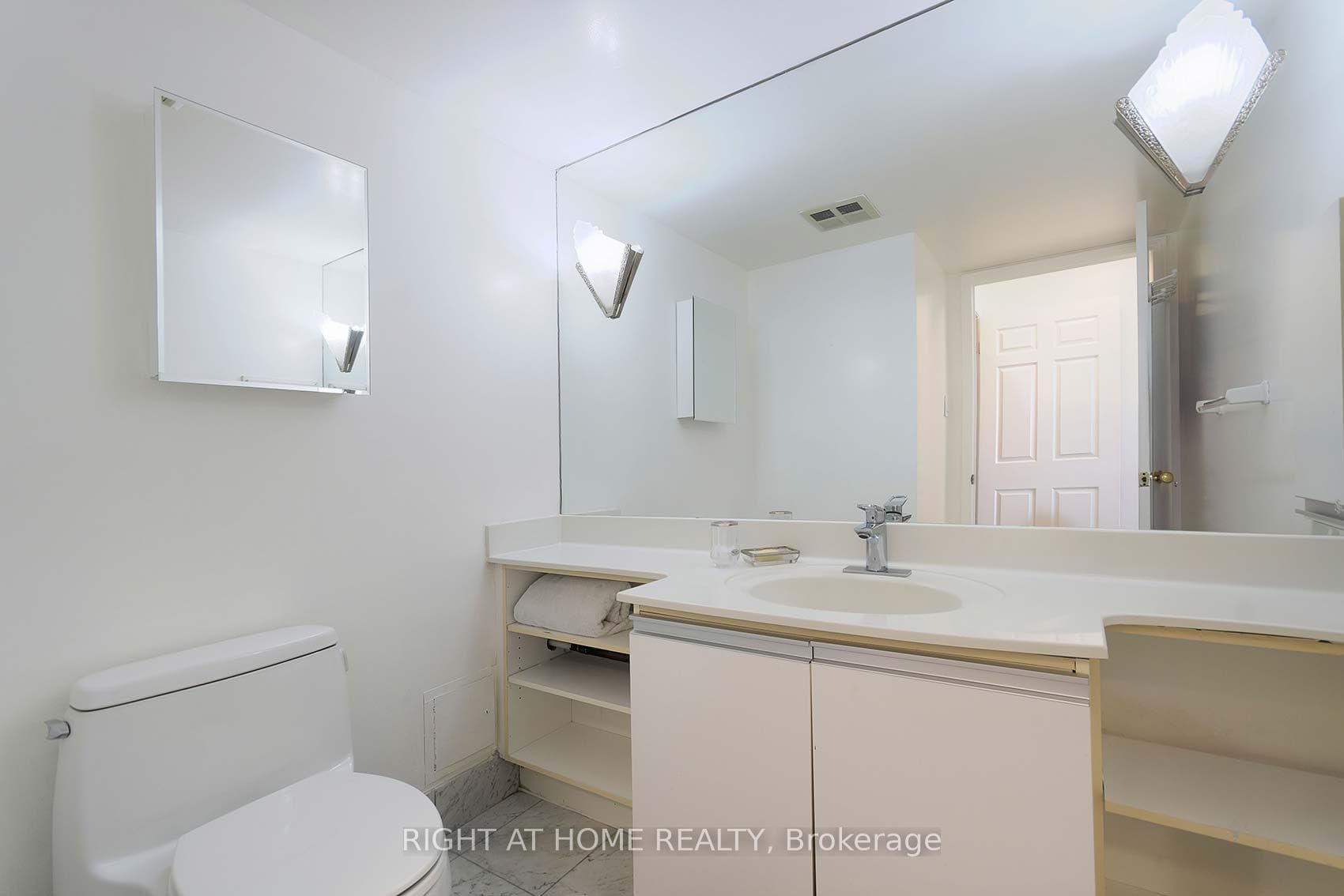 24 Hanover Road Unit 903 photo 21