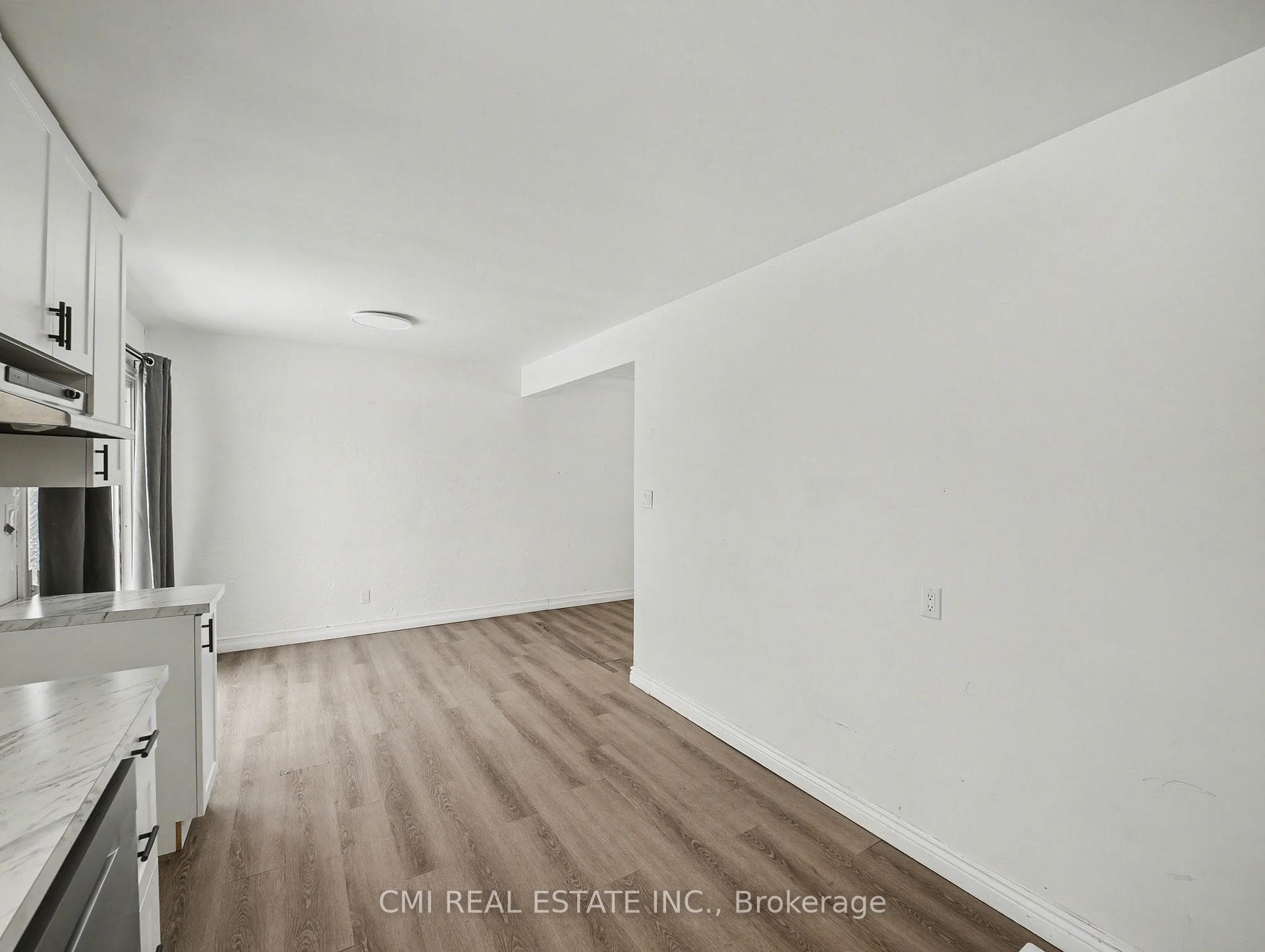 4306 East Avenue photo 6
