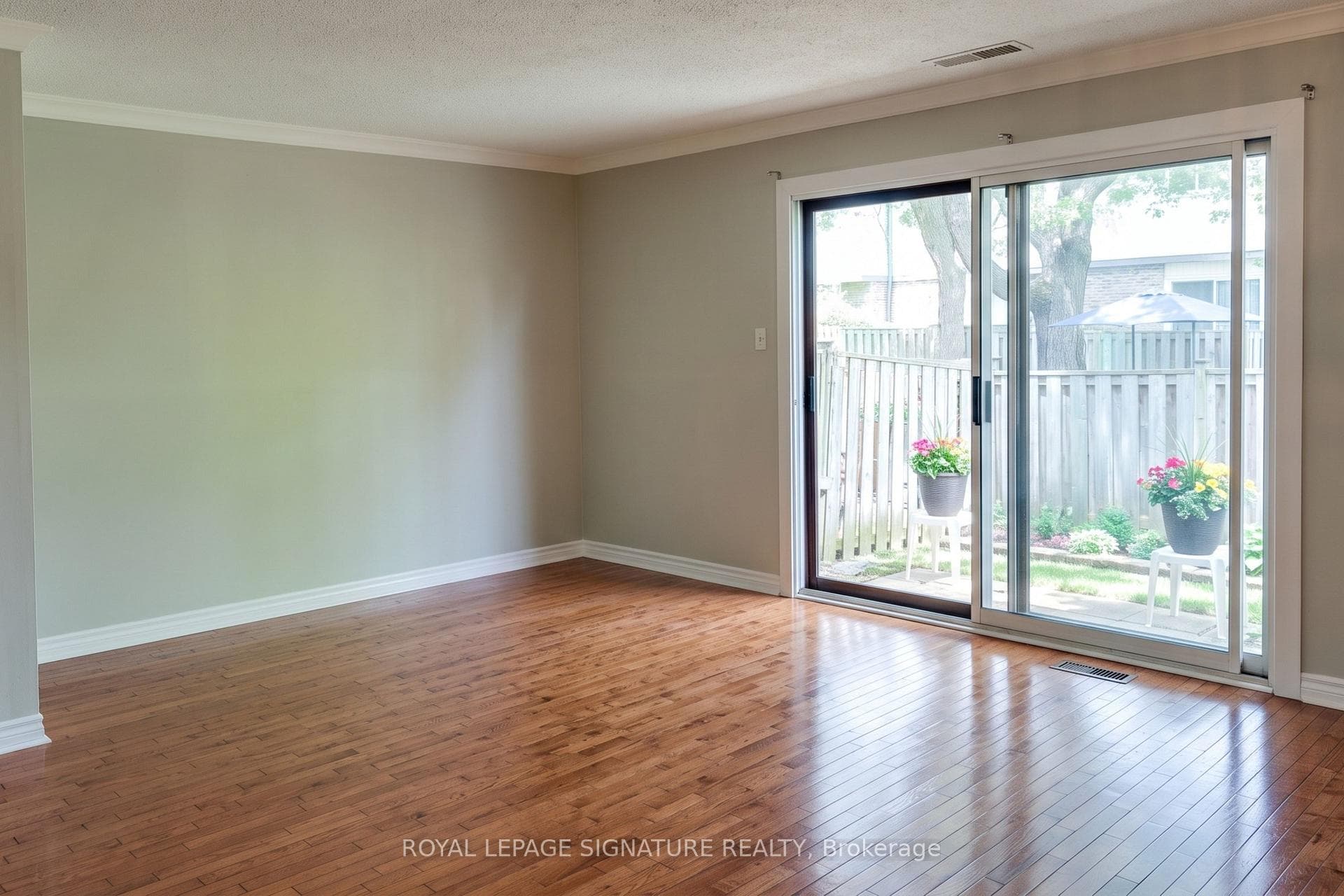 98 Falconer Drive Unit 41 photo 5