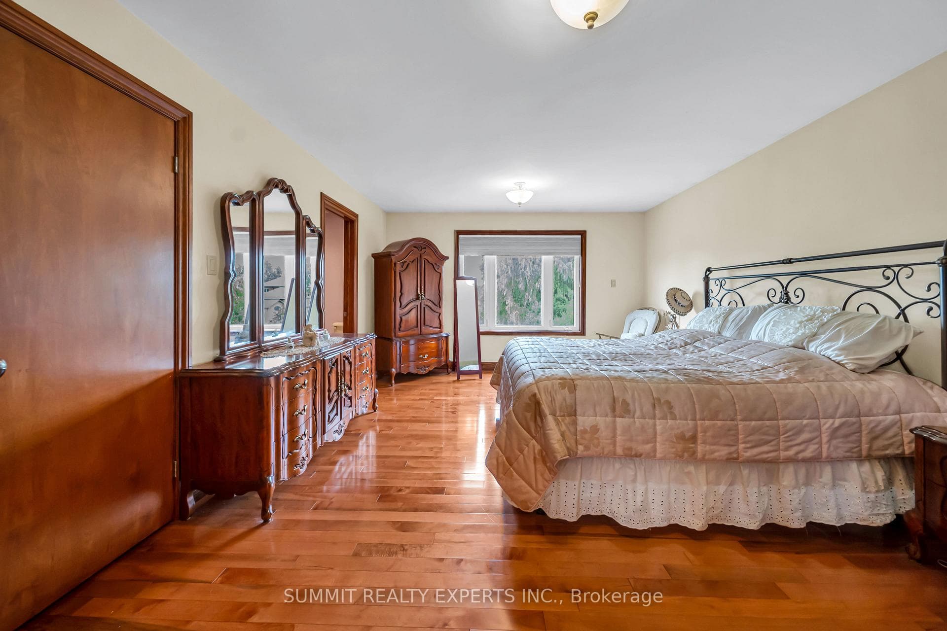 7728 Mayfield Road photo 12