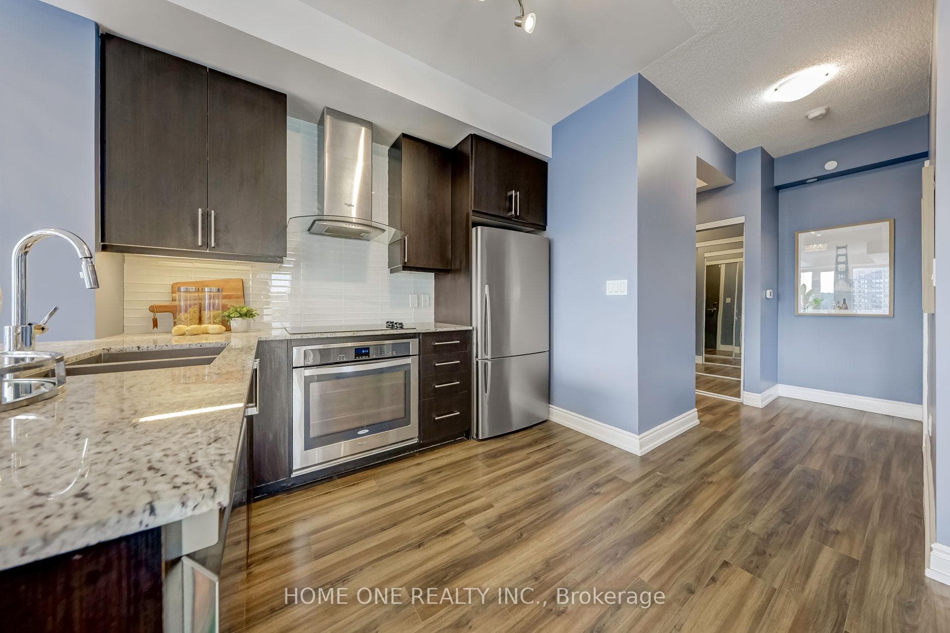 9608 Yonge Street Unit 711A photo 11