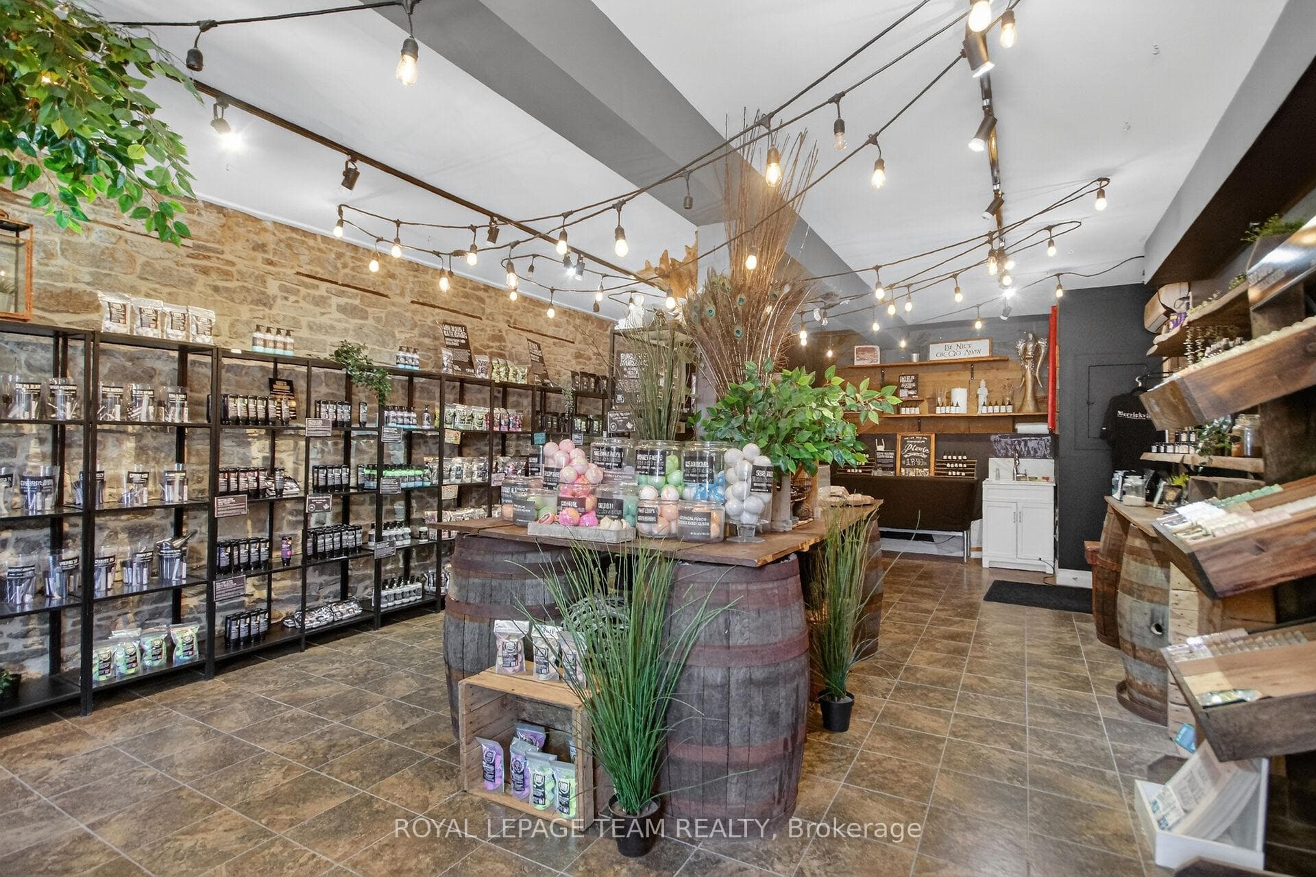 212-224 St Lawrence Street photo 8