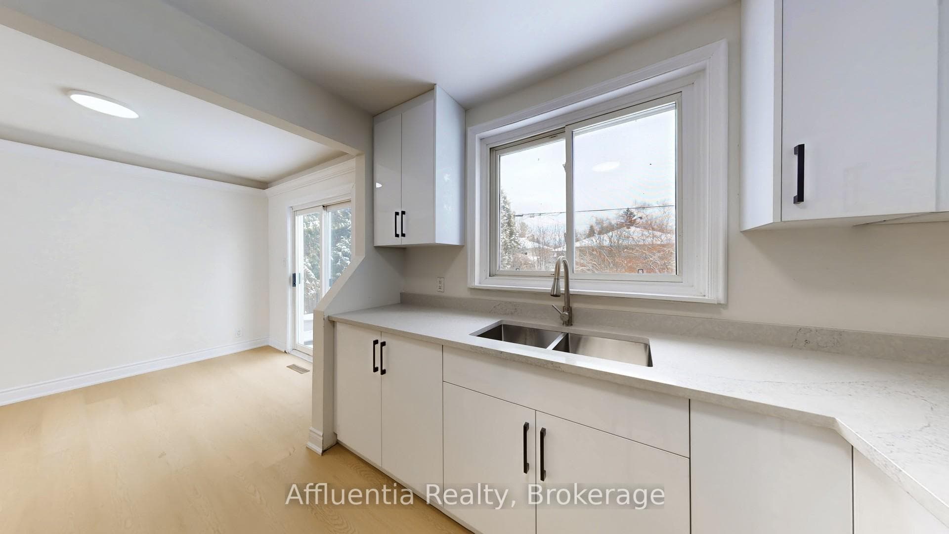 755 Somerville Street photo 12