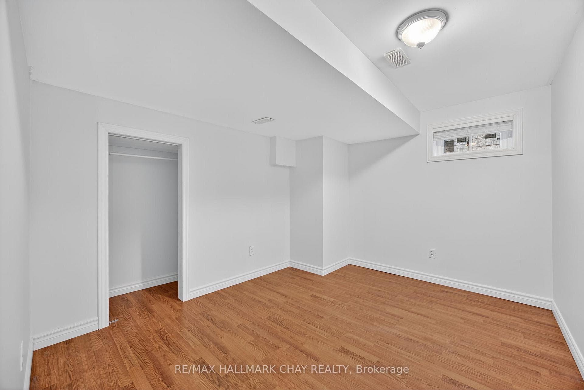 12 Prince Of Wales Drive photo 31