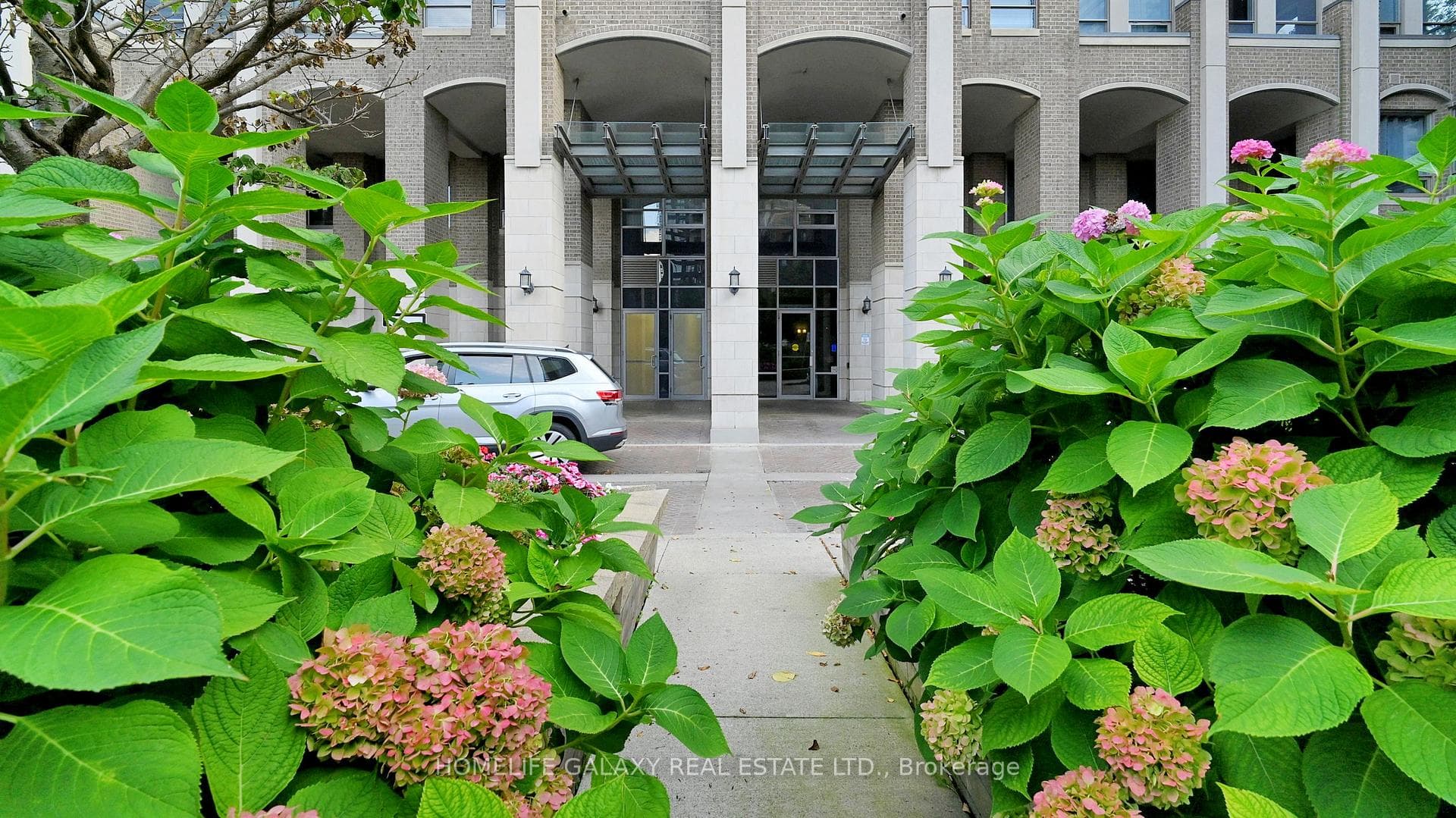 388 Prince Of Wales Drive Unit 901 photo 3