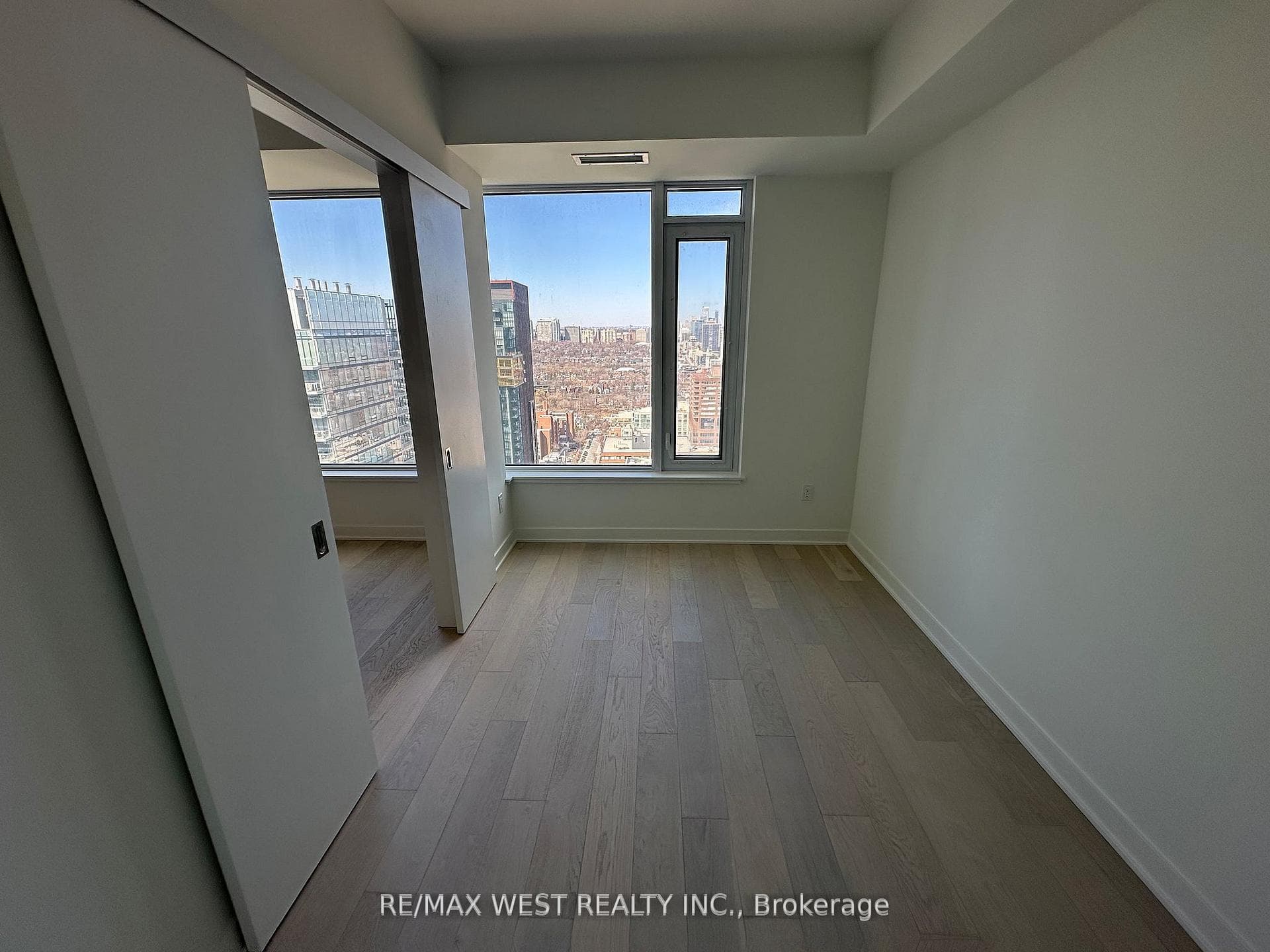 11 Yorkville Avenue Unit 2804 photo 18
