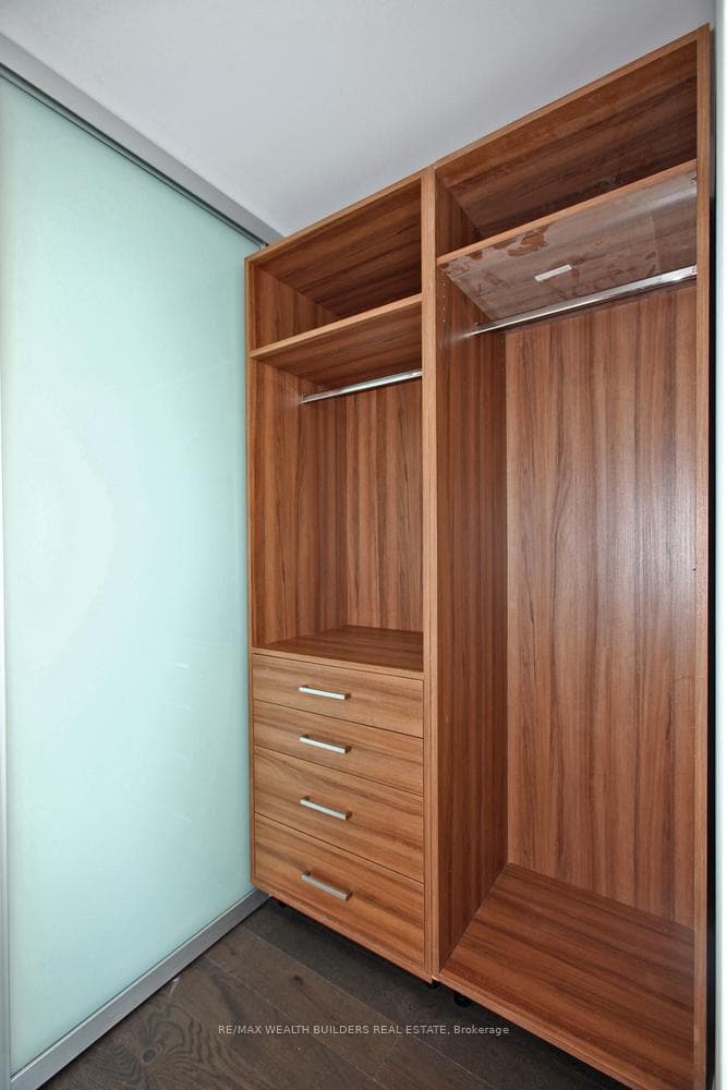 488 University Avenue Unit 3811 photo 18
