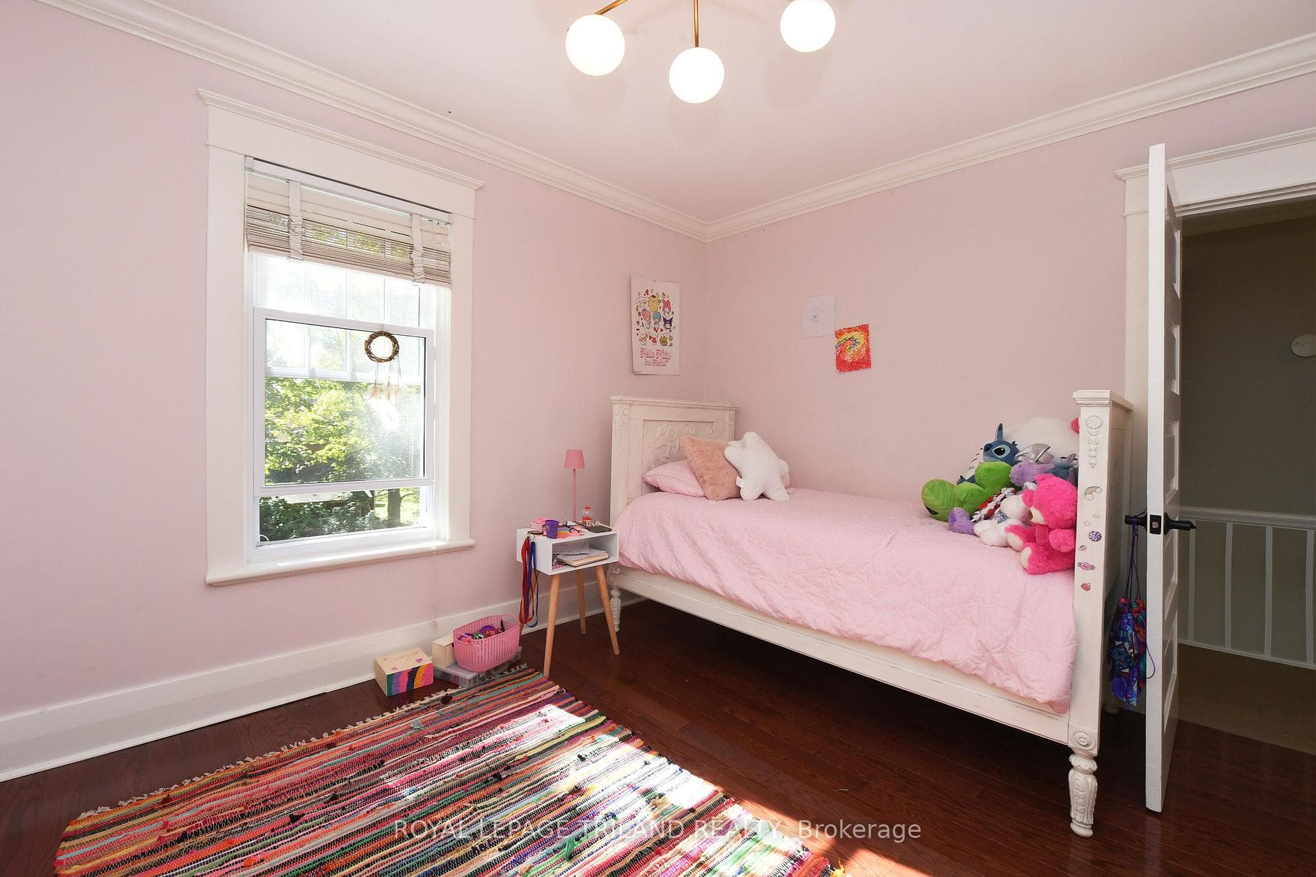 12 VICTORIA Street photo 17