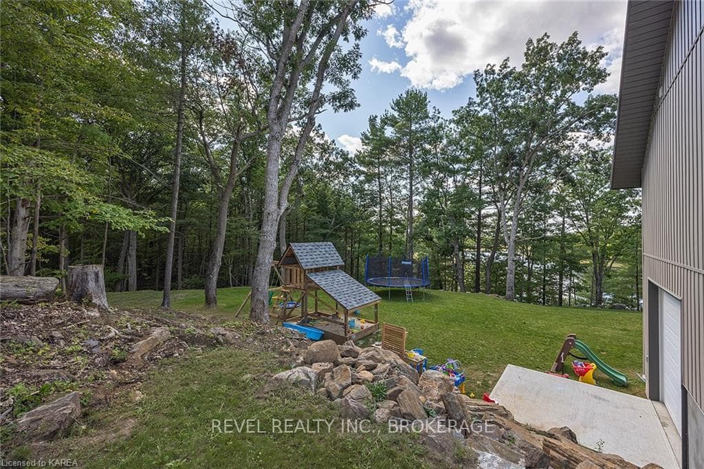5743 HINCHINBROOKE Road photo 41