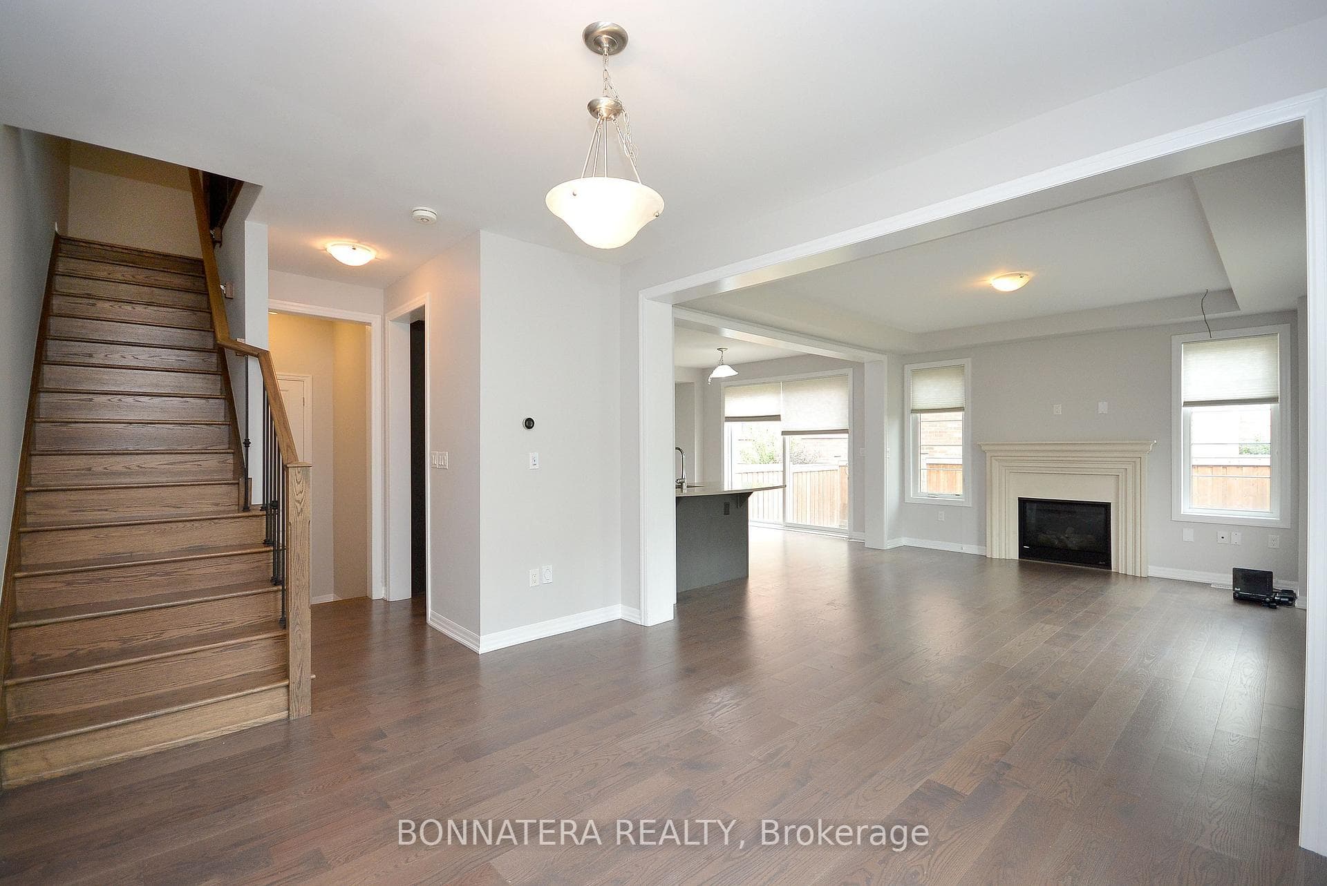 3182 Daisy Way photo 11