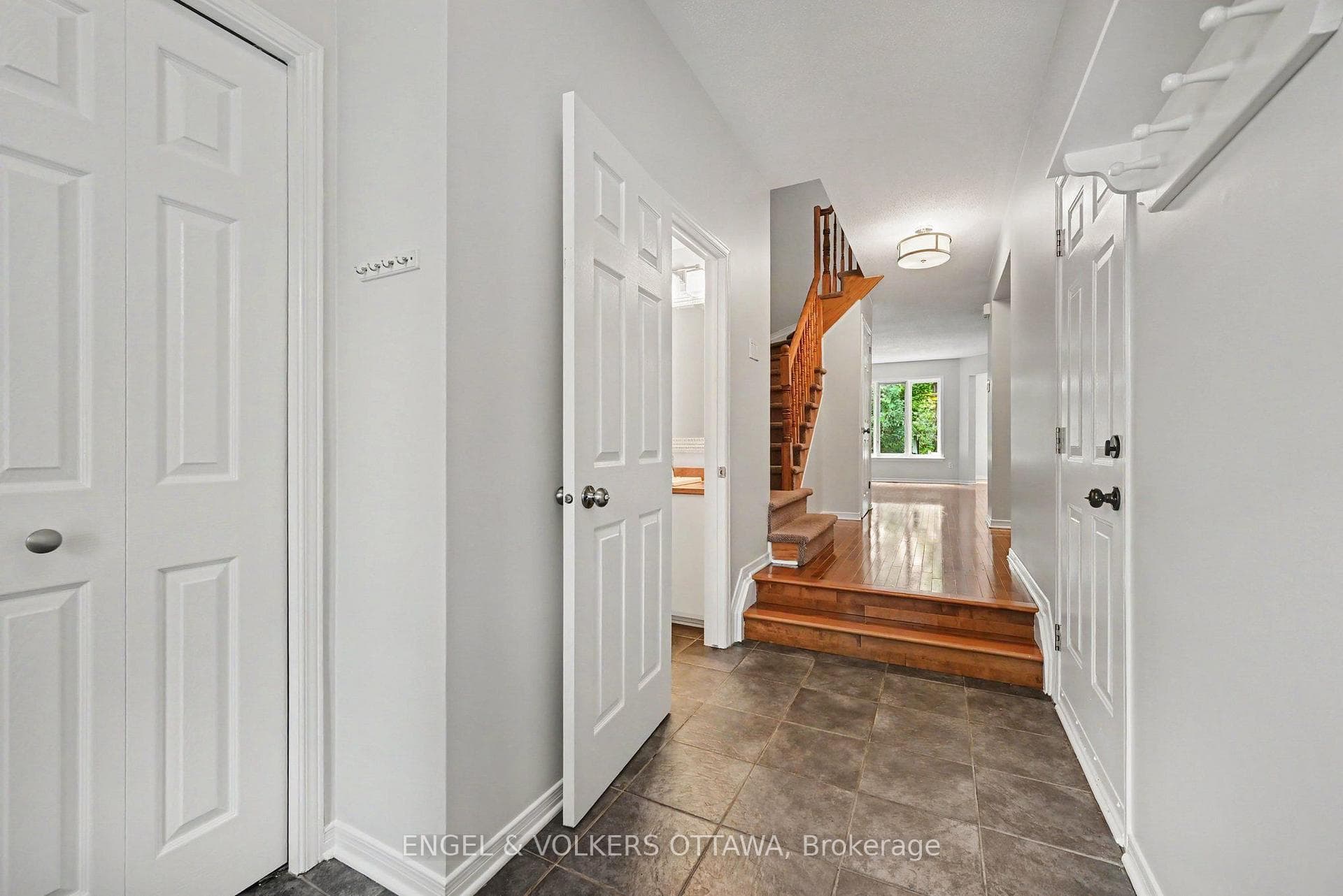 101 Margrave Avenue photo 4