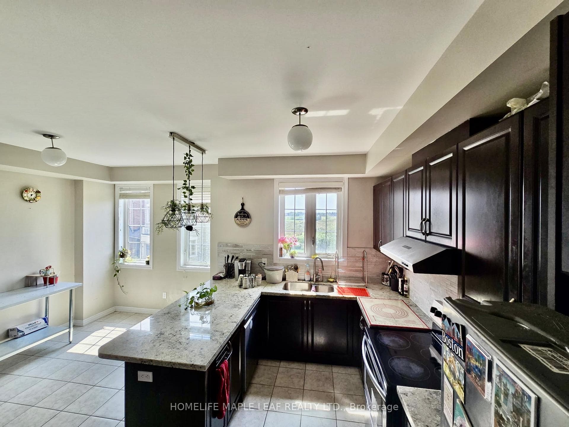 54 Miami Grove photo 3