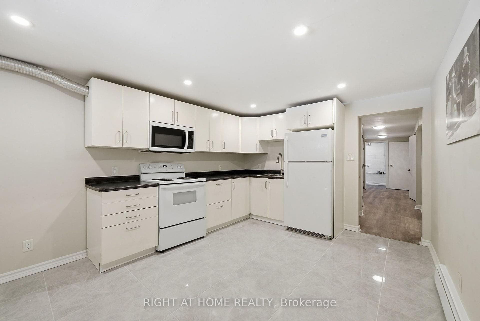 708 Carnegie Avenue photo 18