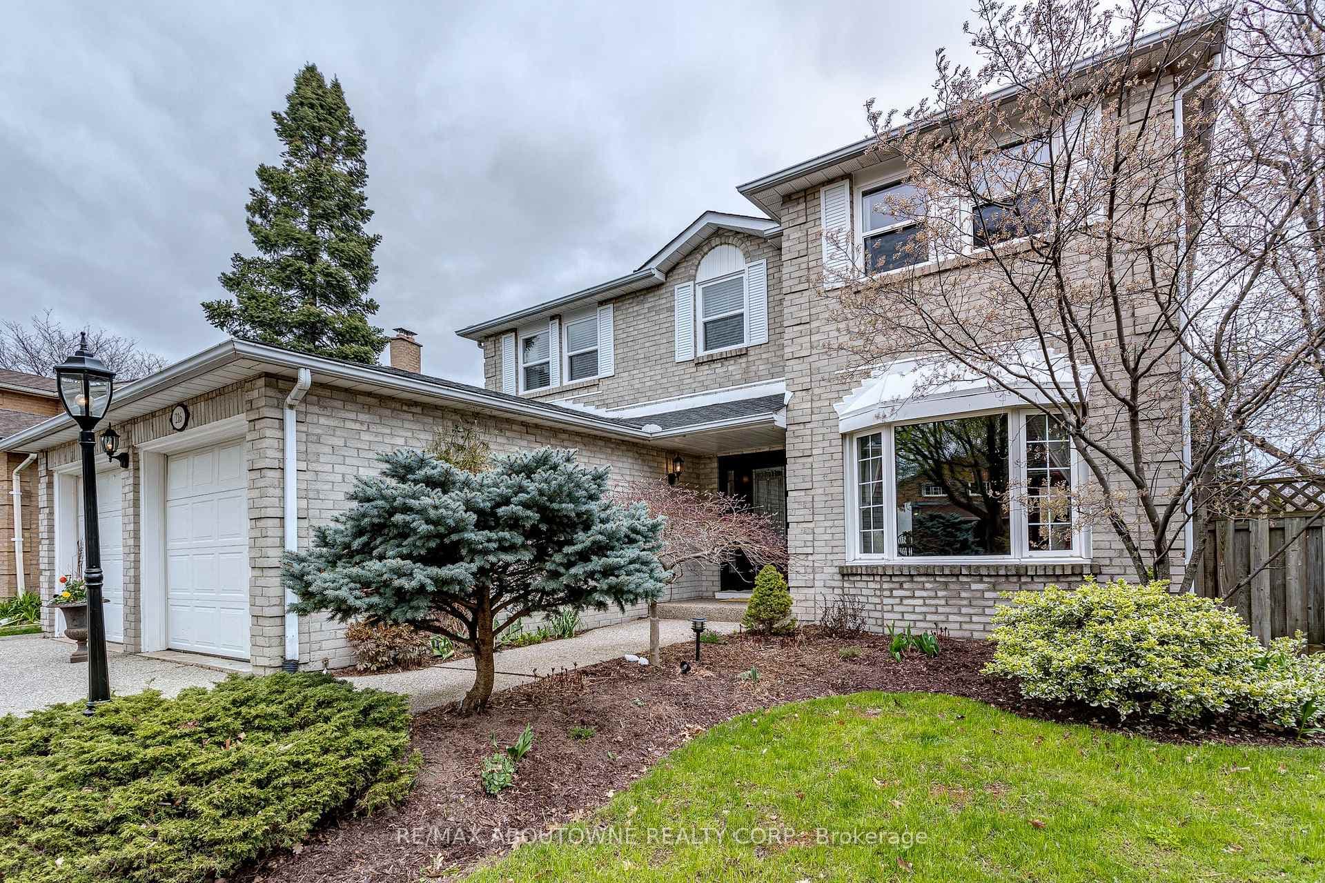 216 Nottingham Drive photo 2