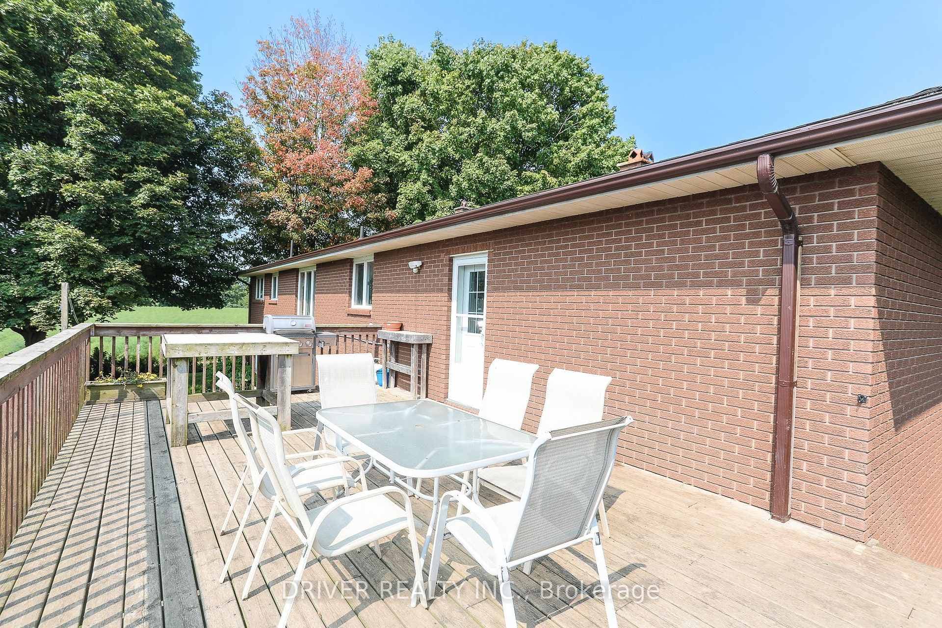 176 LAKESHORE Road photo 26