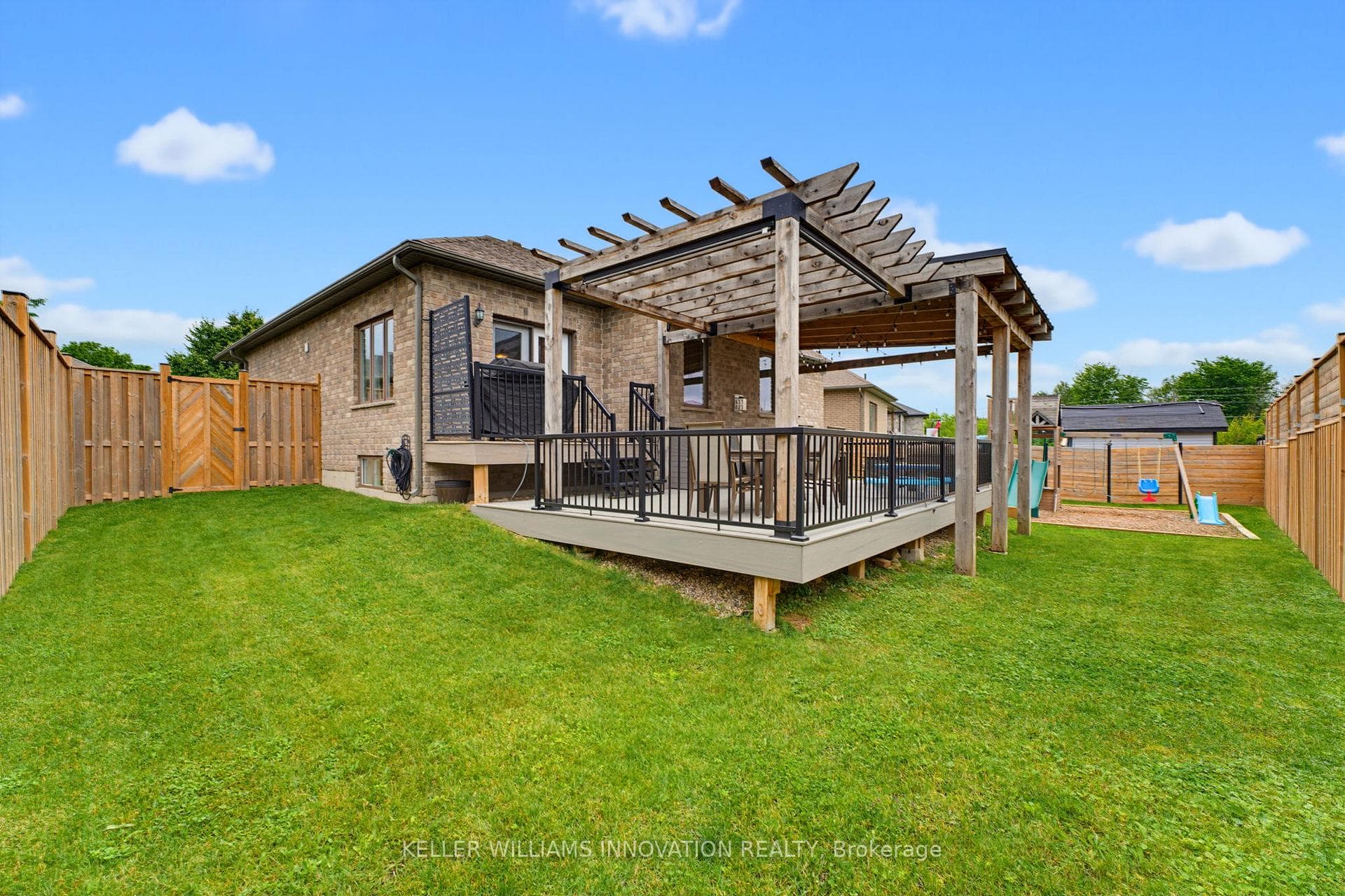 680 Rogers Road photo 4