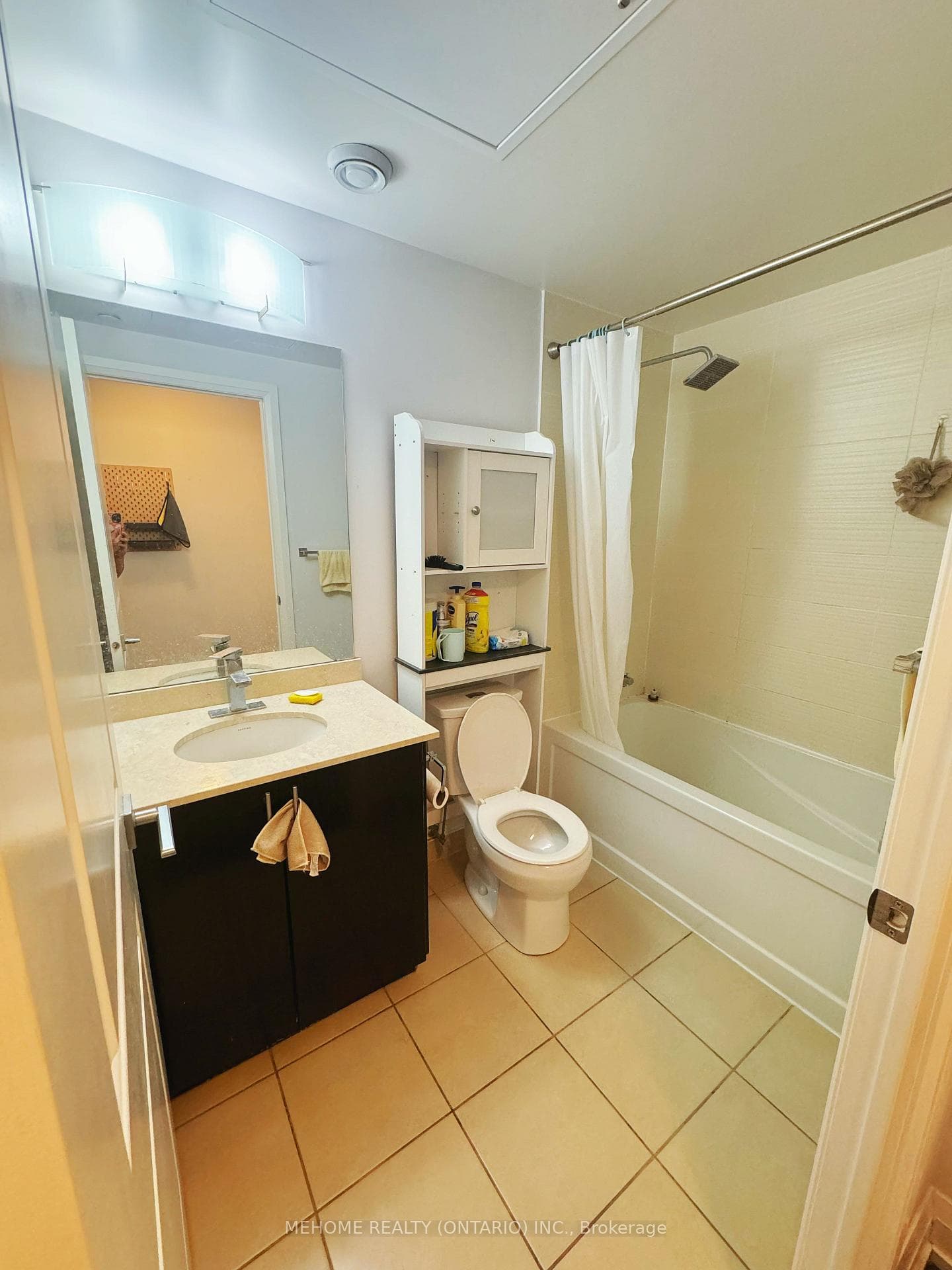 7167 Yonge Street Unit 201 photo 9