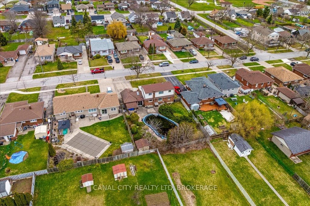 61 Rose Avenue photo 40