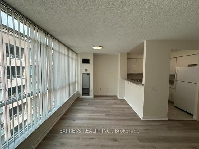 942 Yonge Street Unit 1104 photo 4