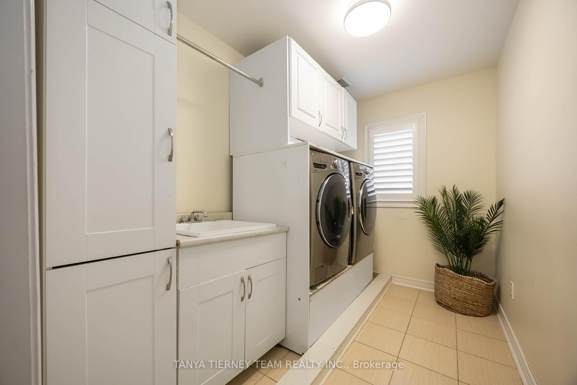 111 Braebrook Drive photo 39
